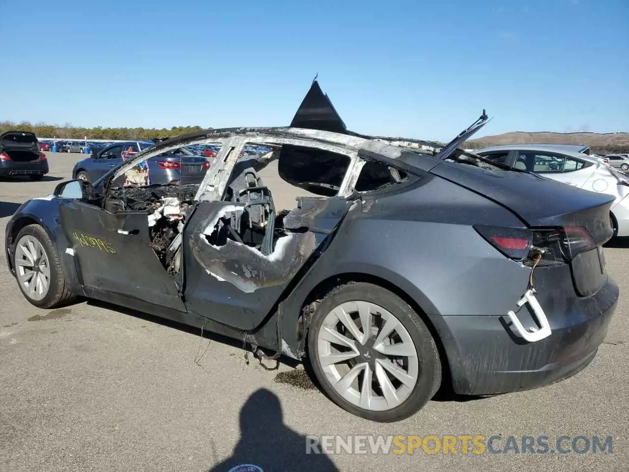 2 fotografías del automóvil dañado 5YJ3E1EA7NF335948 TESLA MODEL 3 2022