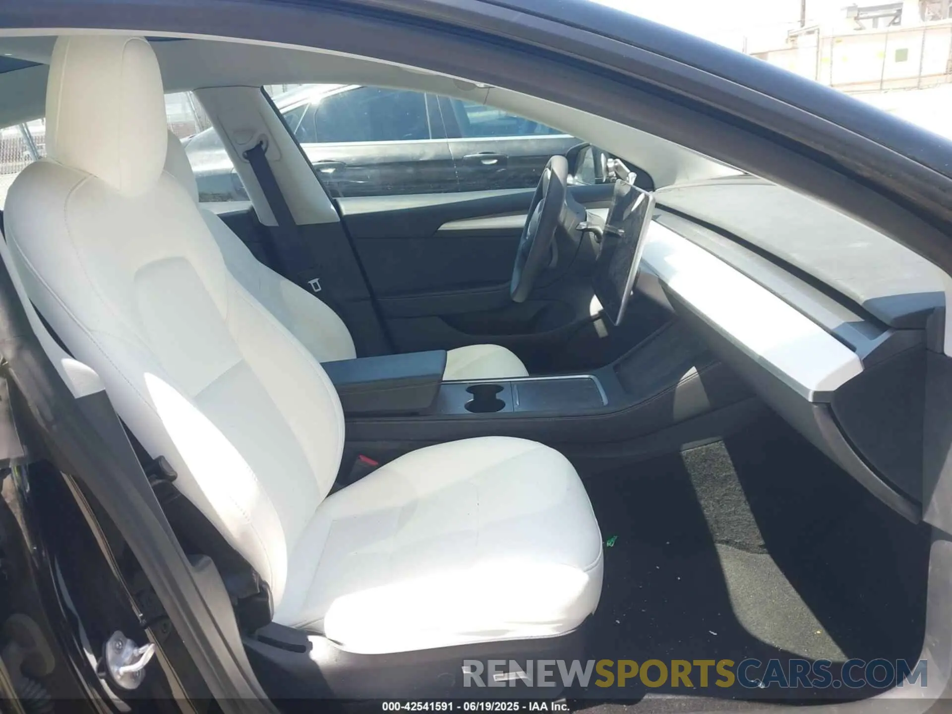 5 fotografías del automóvil dañado 5YJ3E1EA7NF373647 TESLA MODEL 3 2022