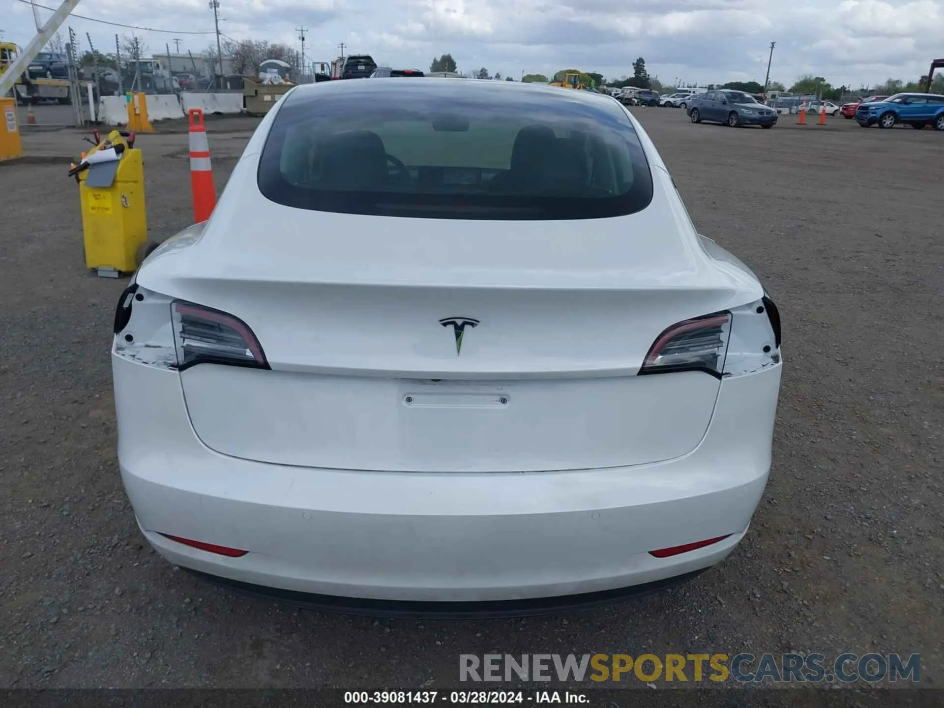 17 fotografías del automóvil dañado 5YJ3E1EA8NF245952 TESLA MODEL 3 2022