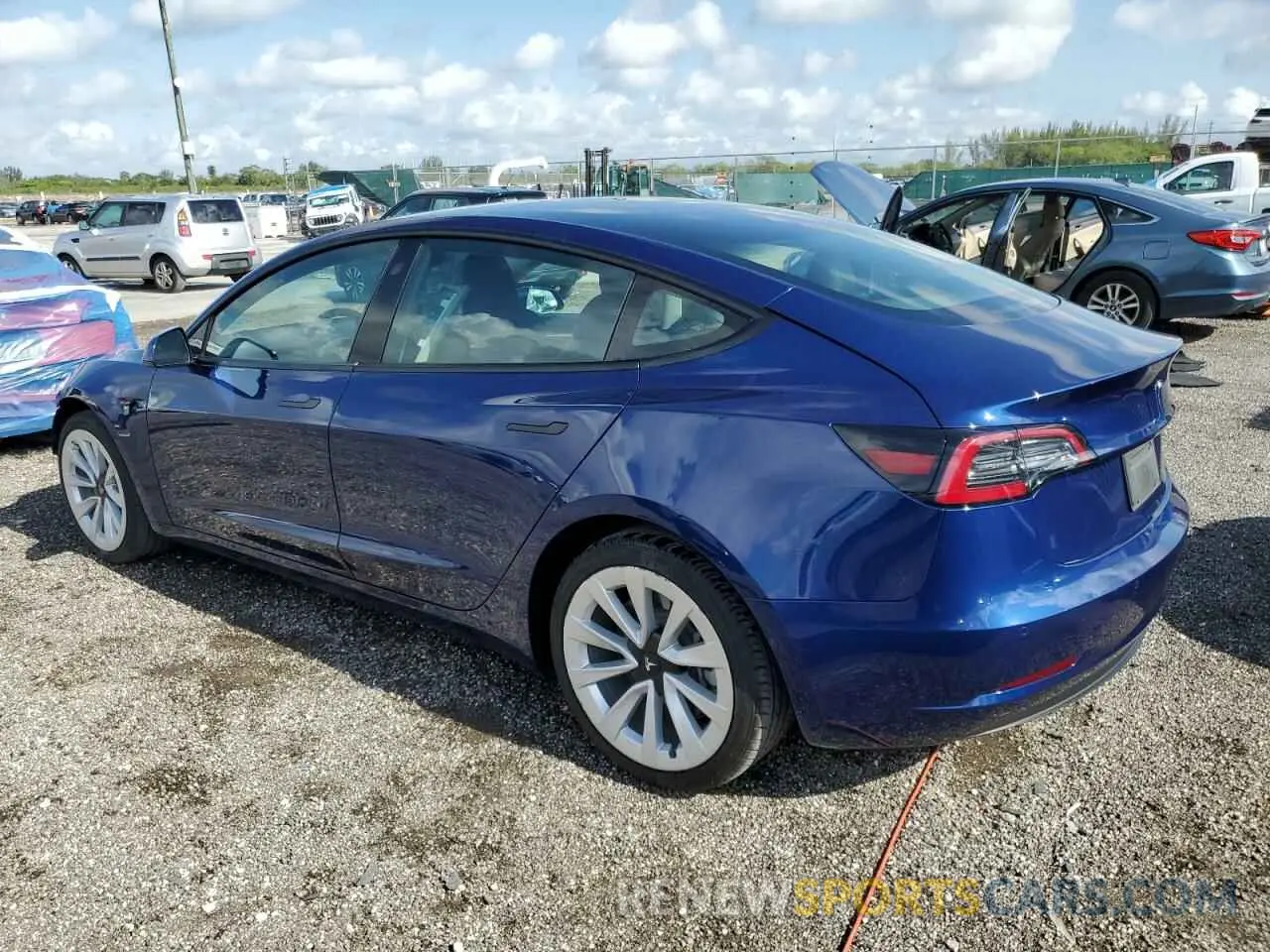 2 fotografías del automóvil dañado 5YJ3E1EA8NF285545 TESLA MODEL 3 2022