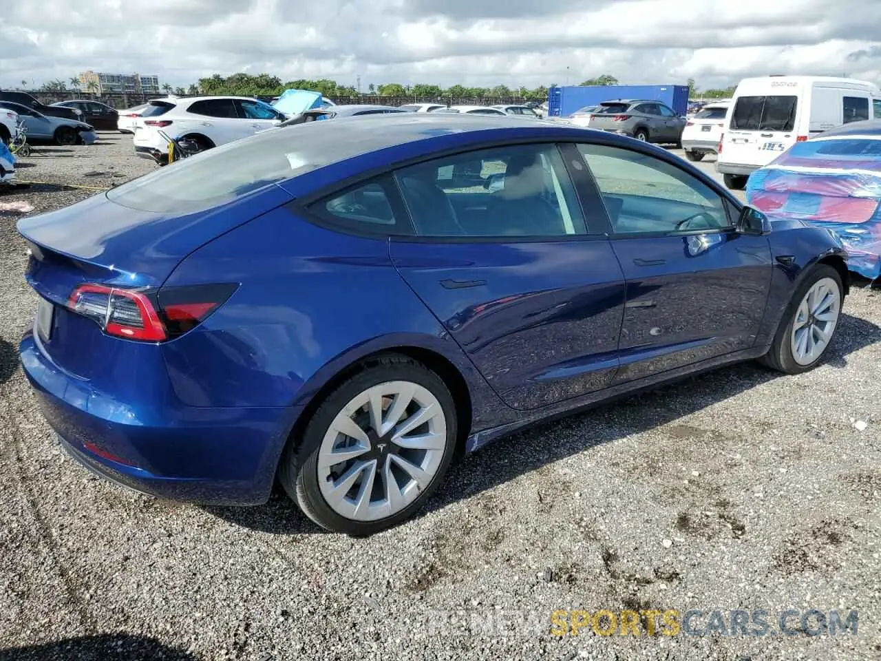 3 fotografías del automóvil dañado 5YJ3E1EA8NF285545 TESLA MODEL 3 2022