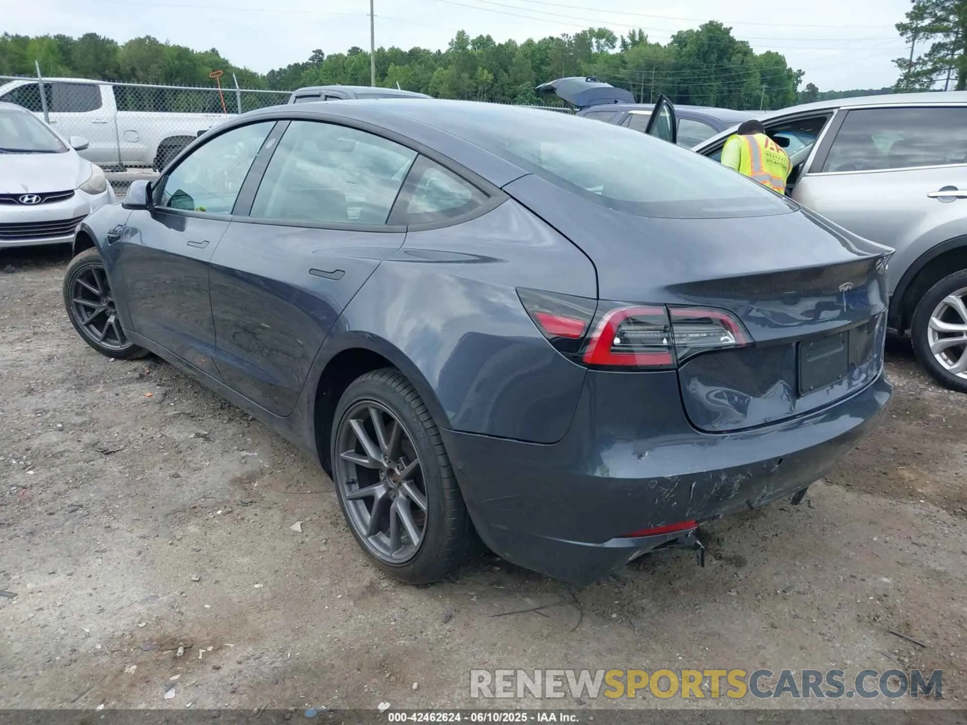 3 fotografías del automóvil dañado 5YJ3E1EA9NF108373 TESLA MODEL 3 2022