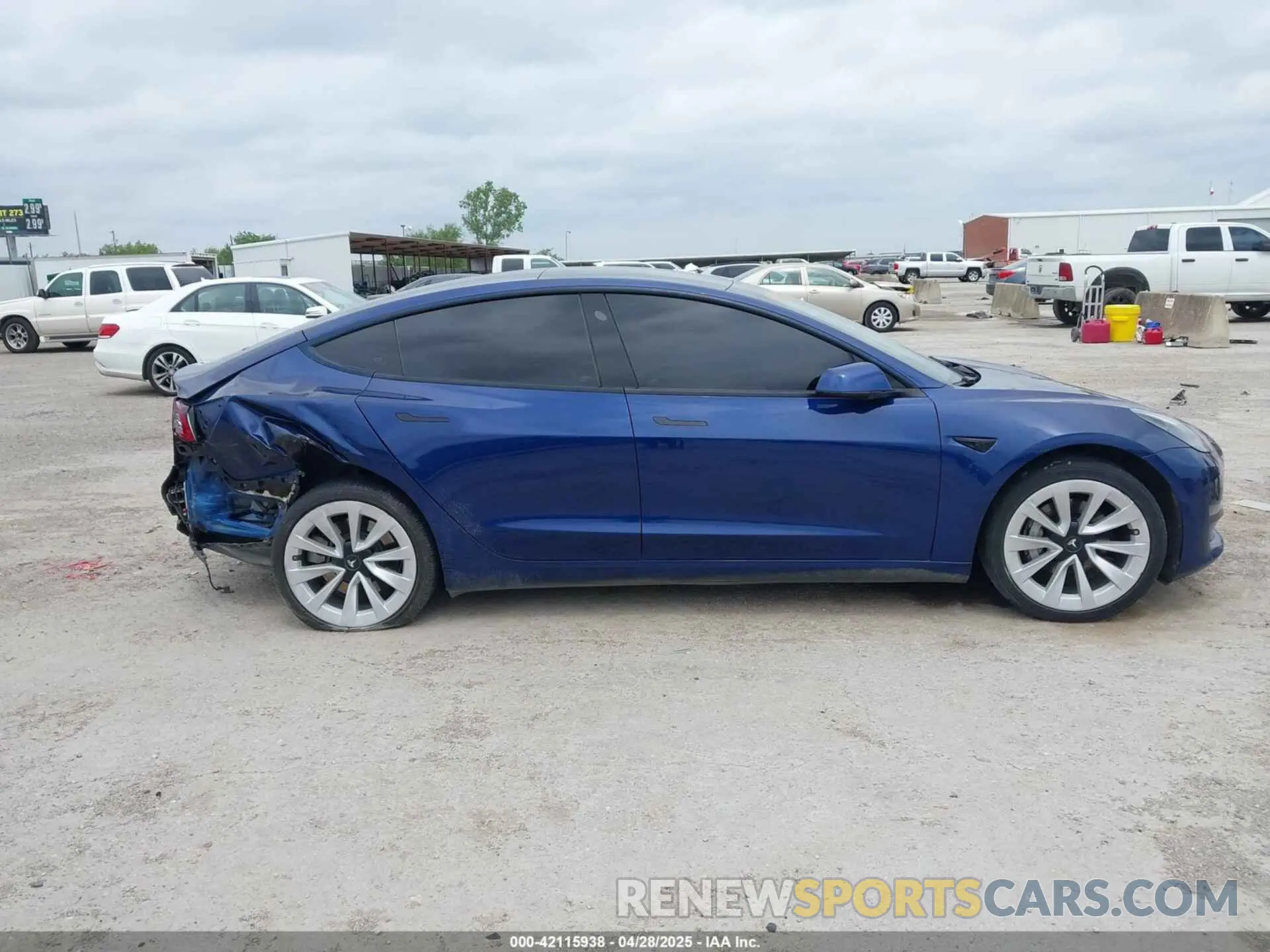12 fotografías del automóvil dañado 5YJ3E1EA9NF189004 TESLA MODEL 3 2022