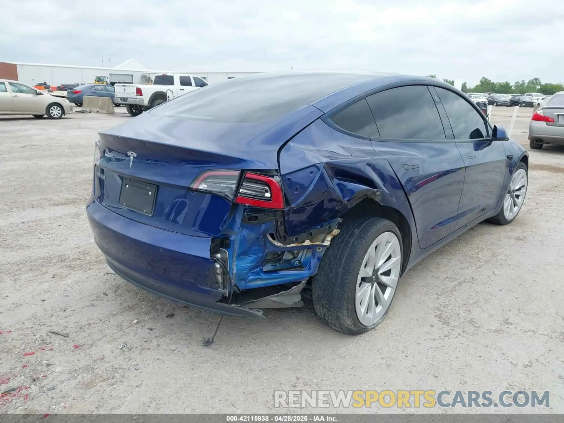 4 fotografías del automóvil dañado 5YJ3E1EA9NF189004 TESLA MODEL 3 2022