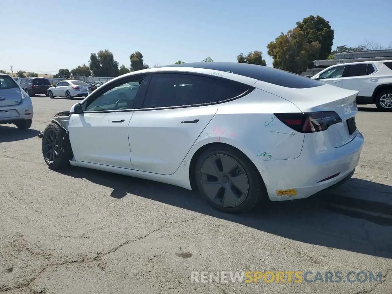 2 fotografías del automóvil dañado 5YJ3E1EA9NF302093 TESLA MODEL 3 2022