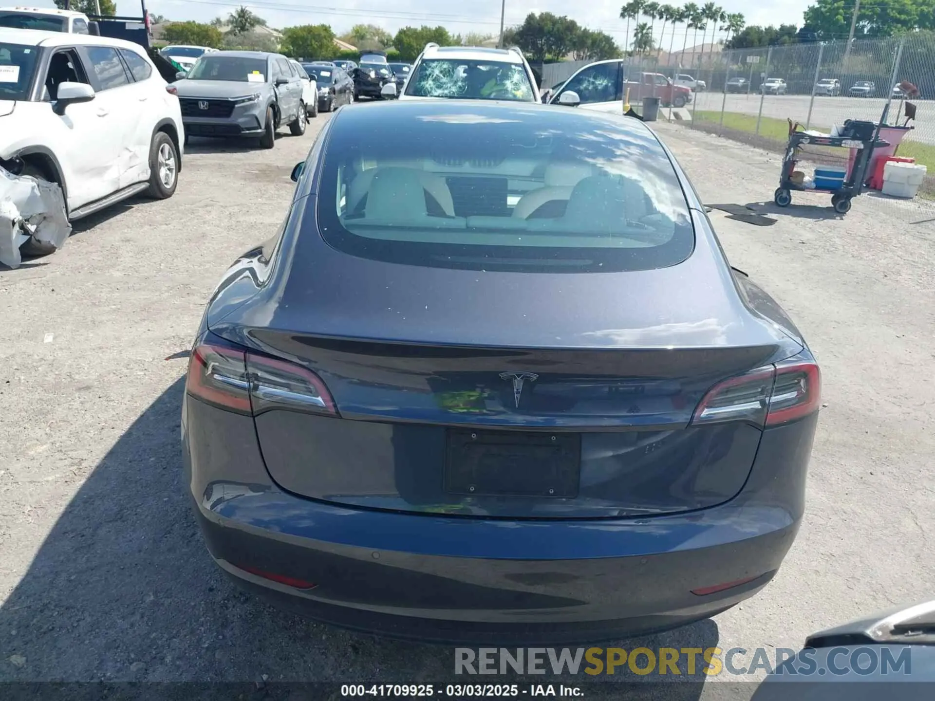 15 fotografías del automóvil dañado 5YJ3E1EA9NF318424 TESLA MODEL 3 2022