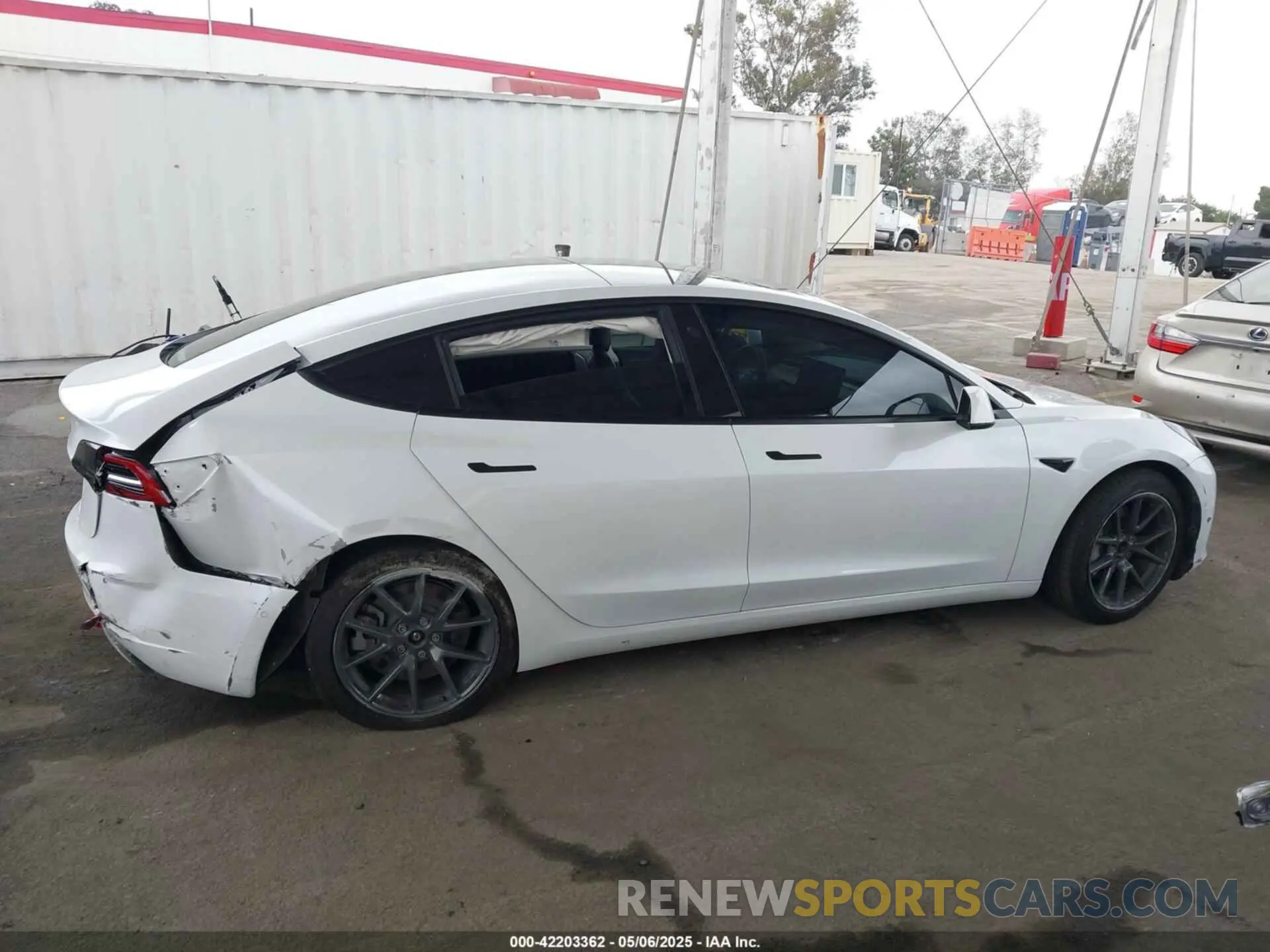 13 fotografías del automóvil dañado 5YJ3E1EAXNF117101 TESLA MODEL 3 2022