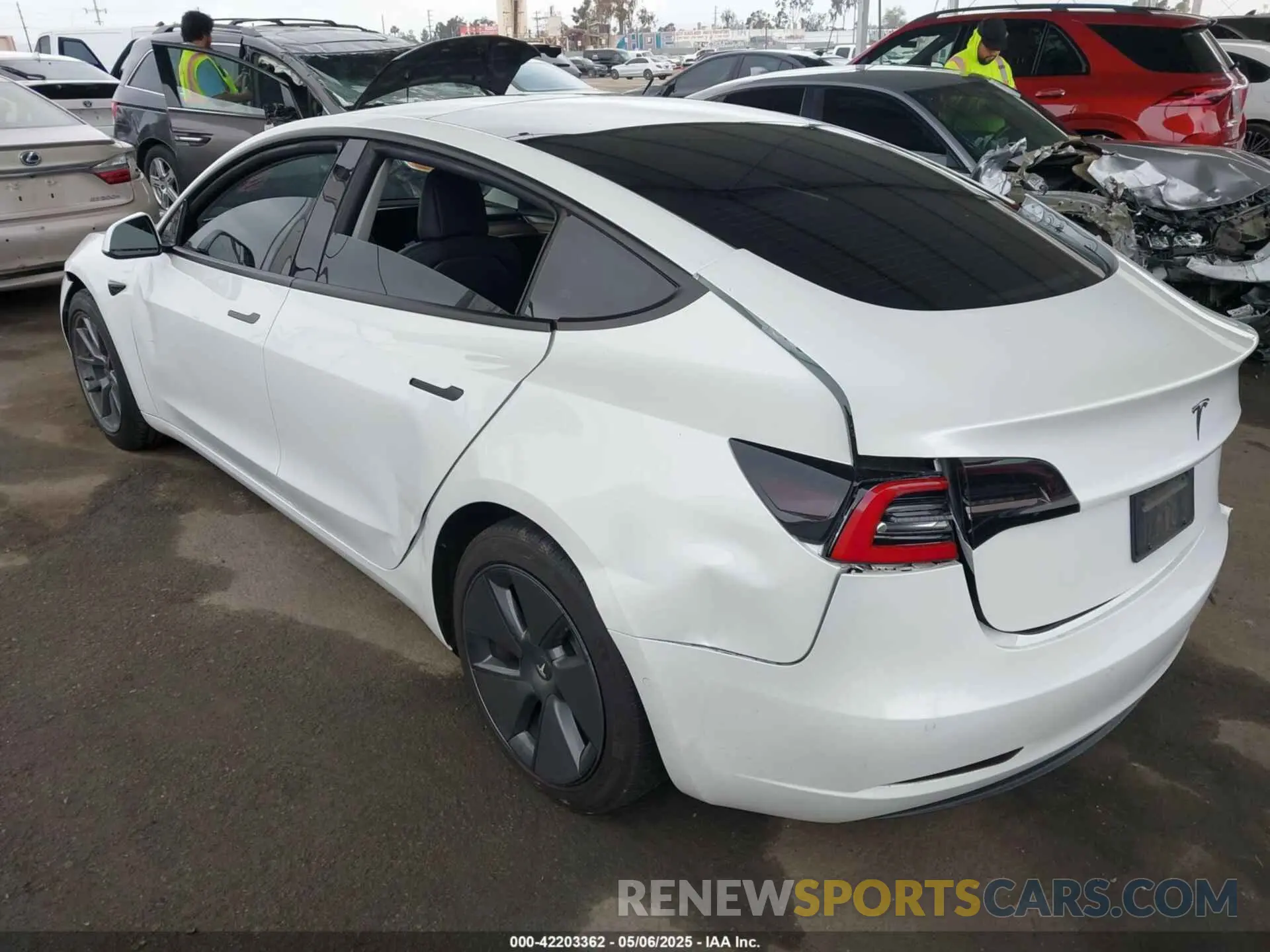 3 fotografías del automóvil dañado 5YJ3E1EAXNF117101 TESLA MODEL 3 2022