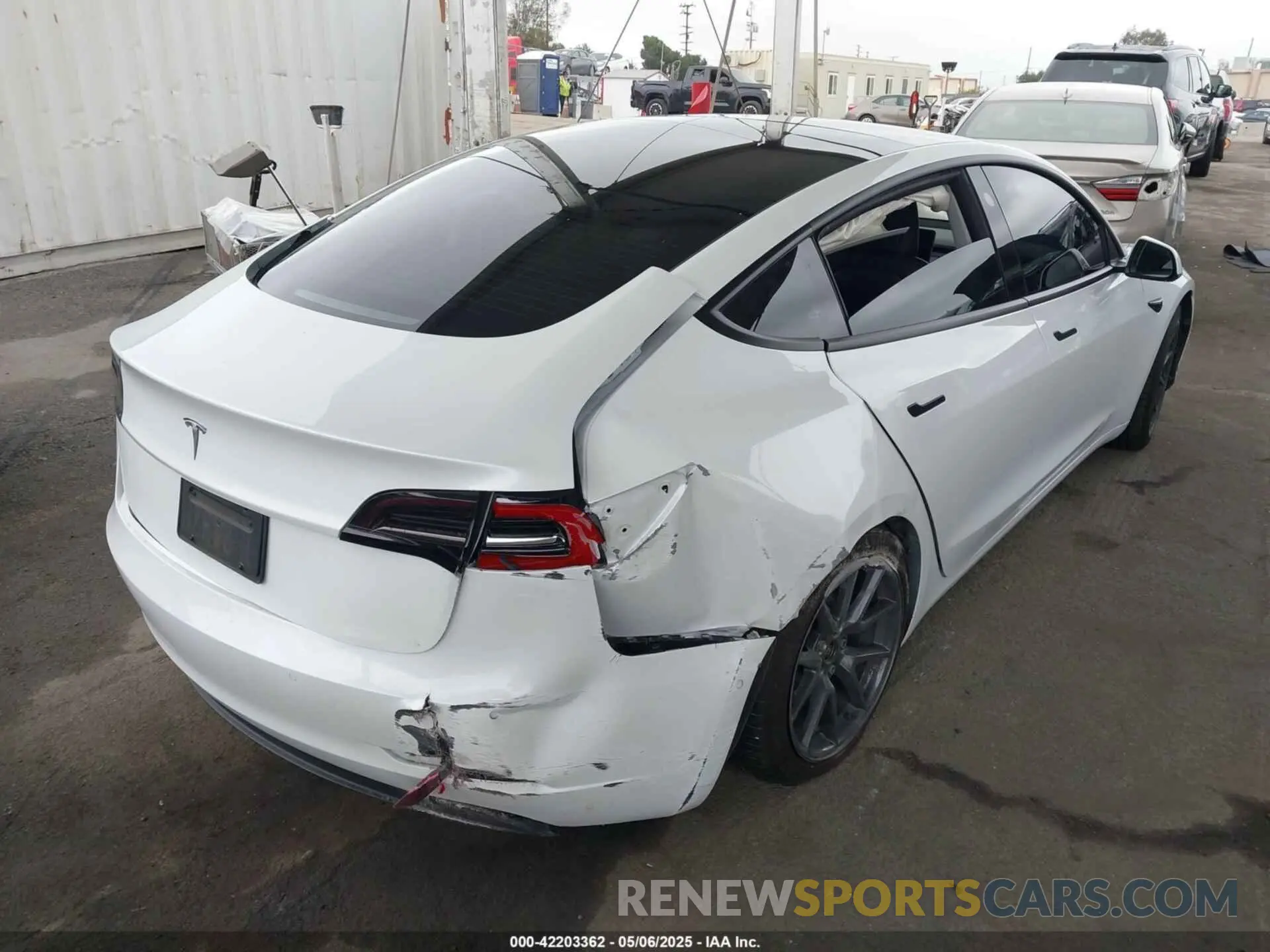 4 fotografías del automóvil dañado 5YJ3E1EAXNF117101 TESLA MODEL 3 2022