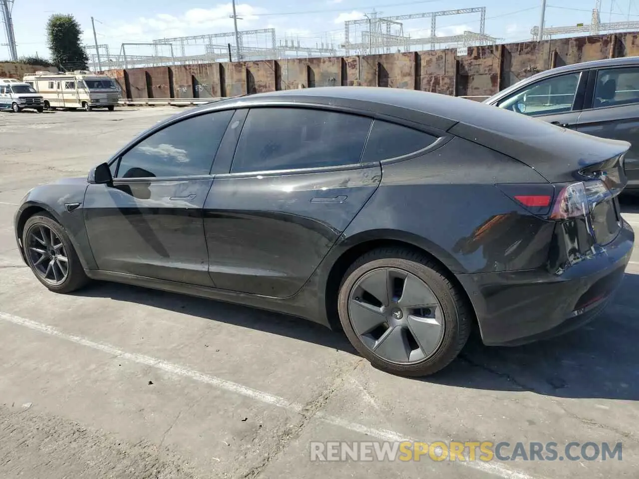 2 fotografías del automóvil dañado 5YJ3E1EAXNF120970 TESLA MODEL 3 2022