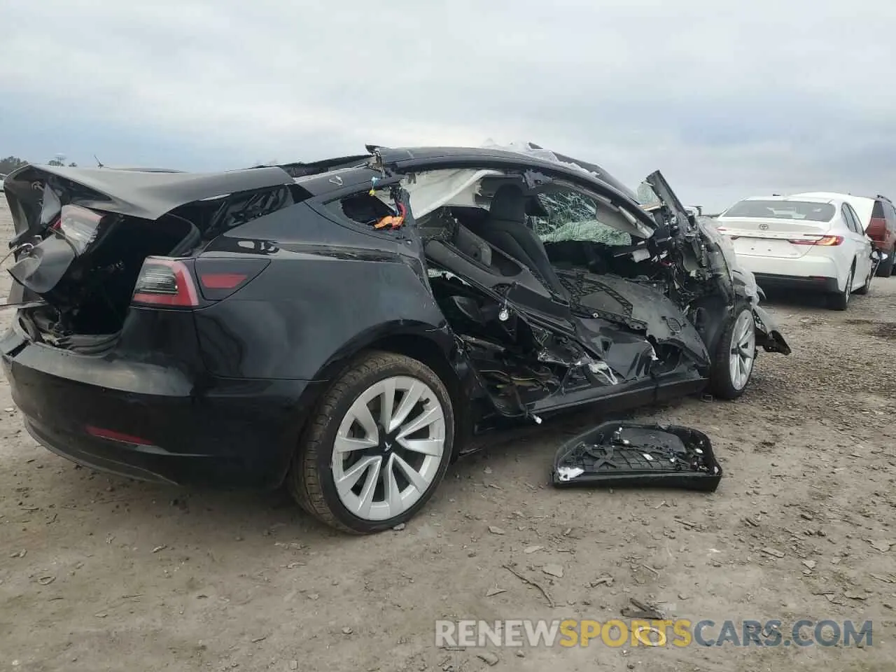 3 fotografías del automóvil dañado 5YJ3E1EAXNF286079 TESLA MODEL 3 2022
