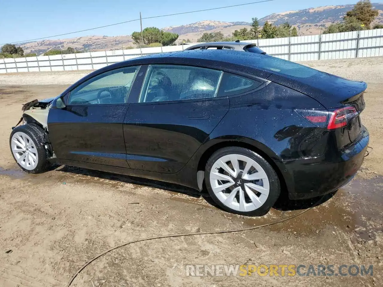 2 fotografías del automóvil dañado 5YJ3E1EAXNF288530 TESLA MODEL 3 2022