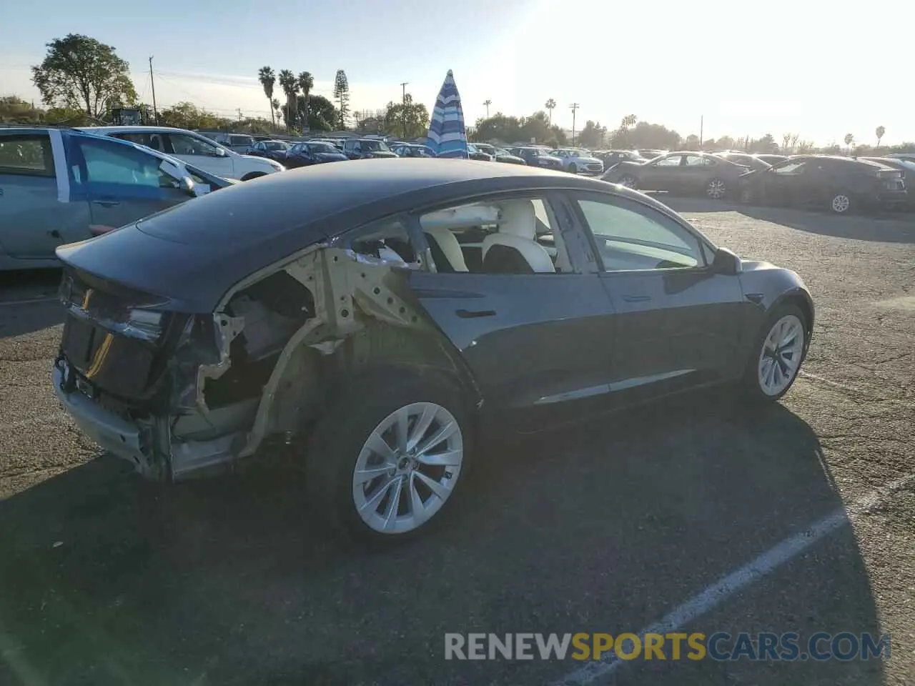 3 fotografías del automóvil dañado 5YJ3E1EAXNF374601 TESLA MODEL 3 2022