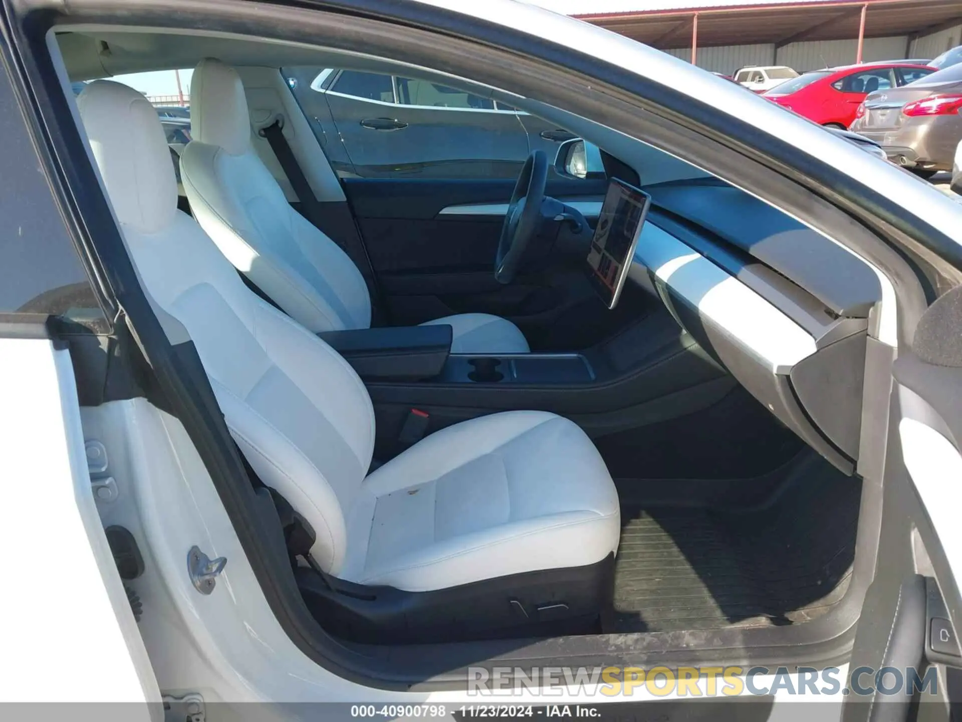 5 fotografías del automóvil dañado 5YJ3E1EB0NF114507 TESLA MODEL 3 2022