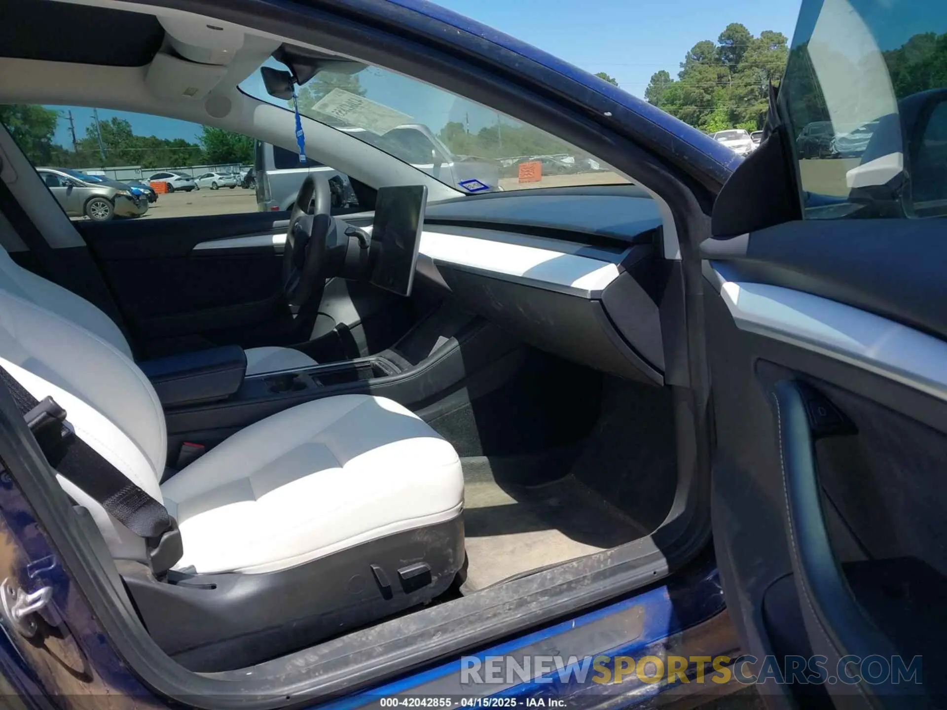 5 fotografías del automóvil dañado 5YJ3E1EB0NF115060 TESLA MODEL 3 2022