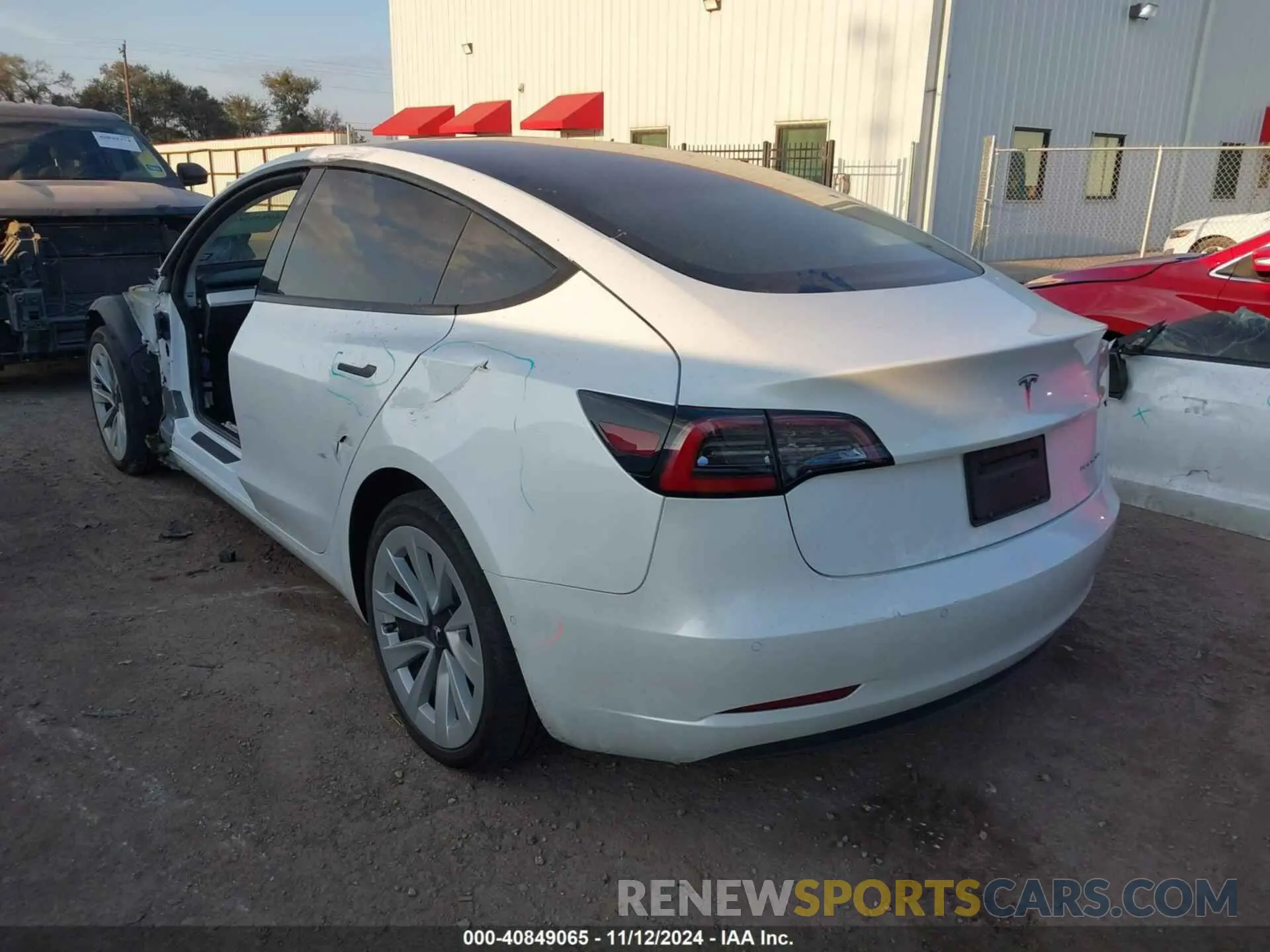 3 fotografías del automóvil dañado 5YJ3E1EB0NF115284 TESLA MODEL 3 2022