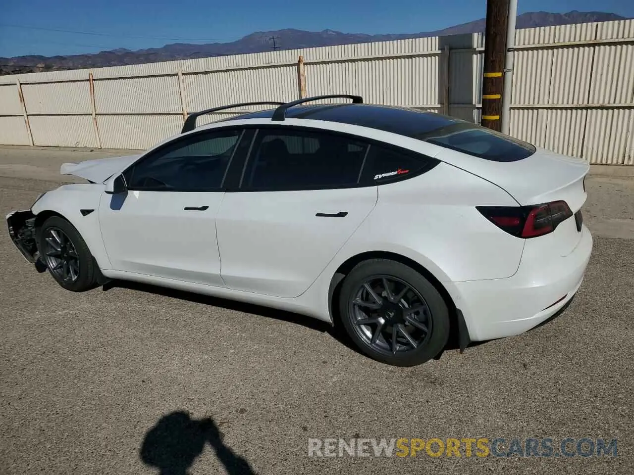 2 fotografías del automóvil dañado 5YJ3E1EB0NF195475 TESLA MODEL 3 2022