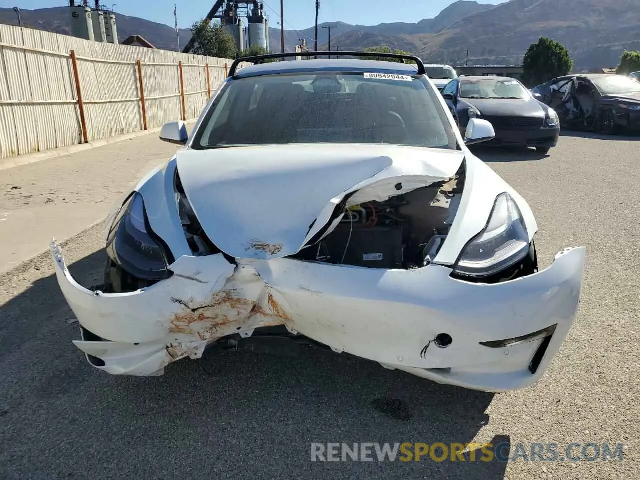 5 fotografías del automóvil dañado 5YJ3E1EB0NF195475 TESLA MODEL 3 2022