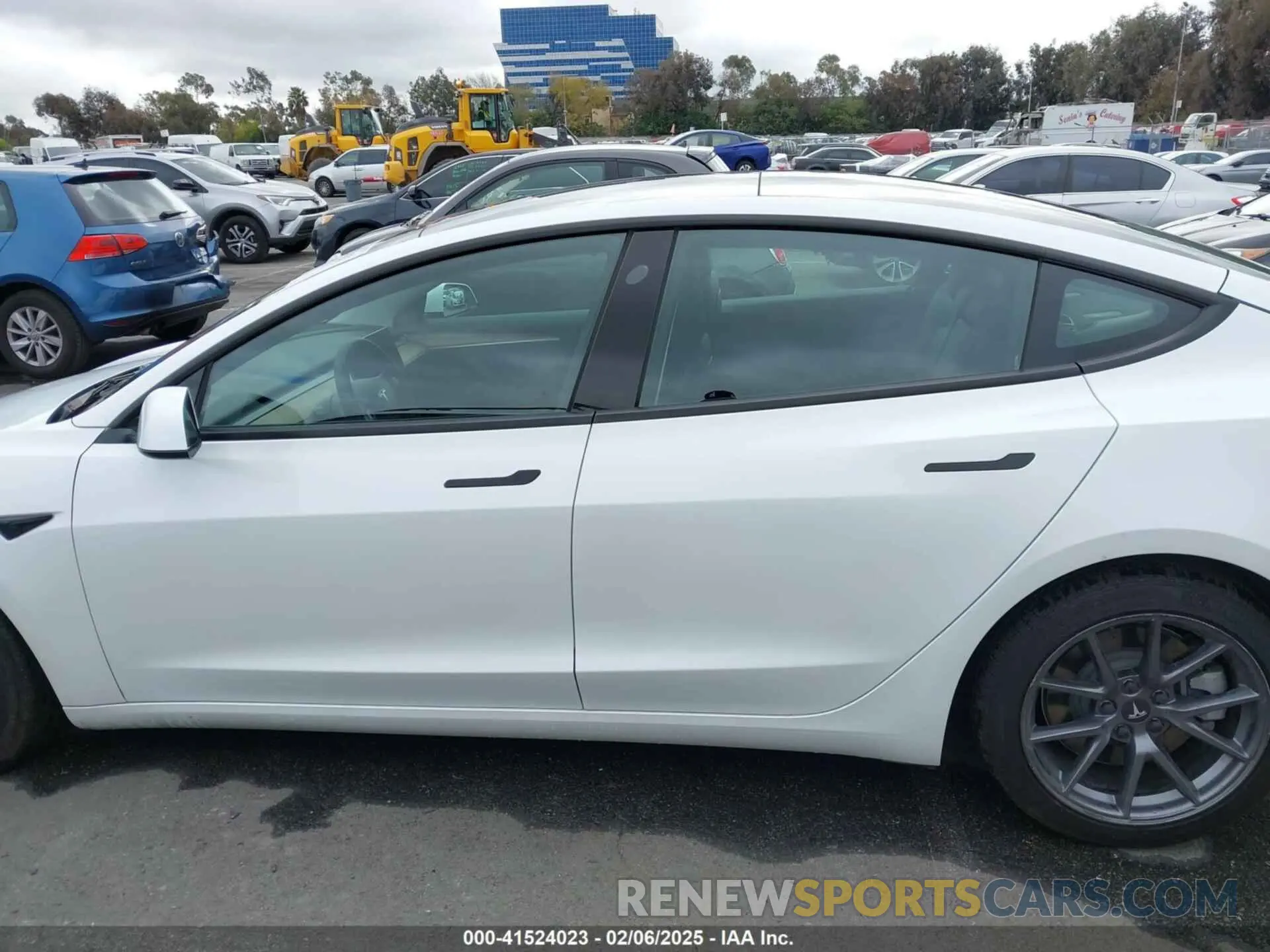 14 fotografías del automóvil dañado 5YJ3E1EB0NF259224 TESLA MODEL 3 2022