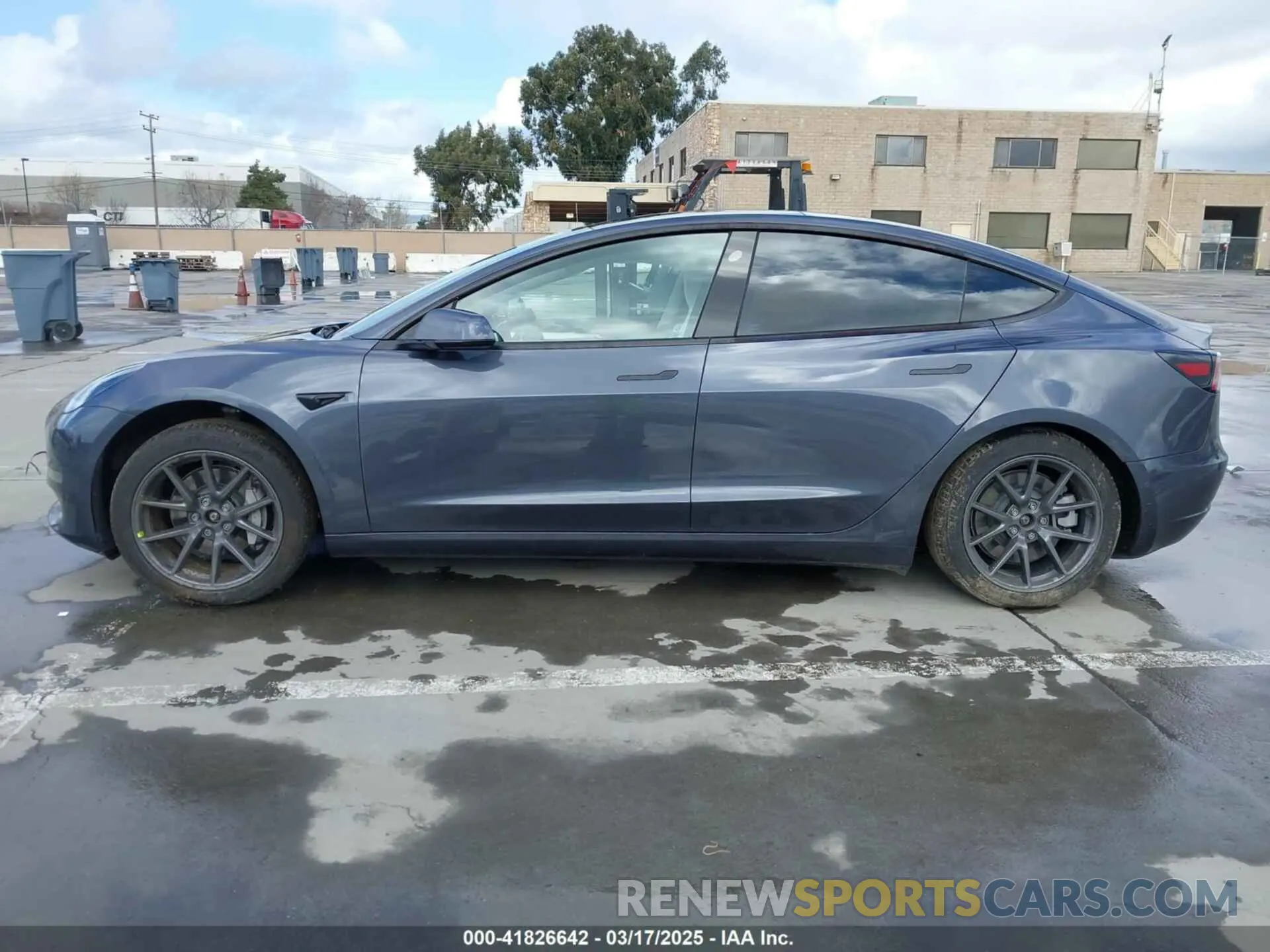 14 fotografías del automóvil dañado 5YJ3E1EB0NF259904 TESLA MODEL 3 2022