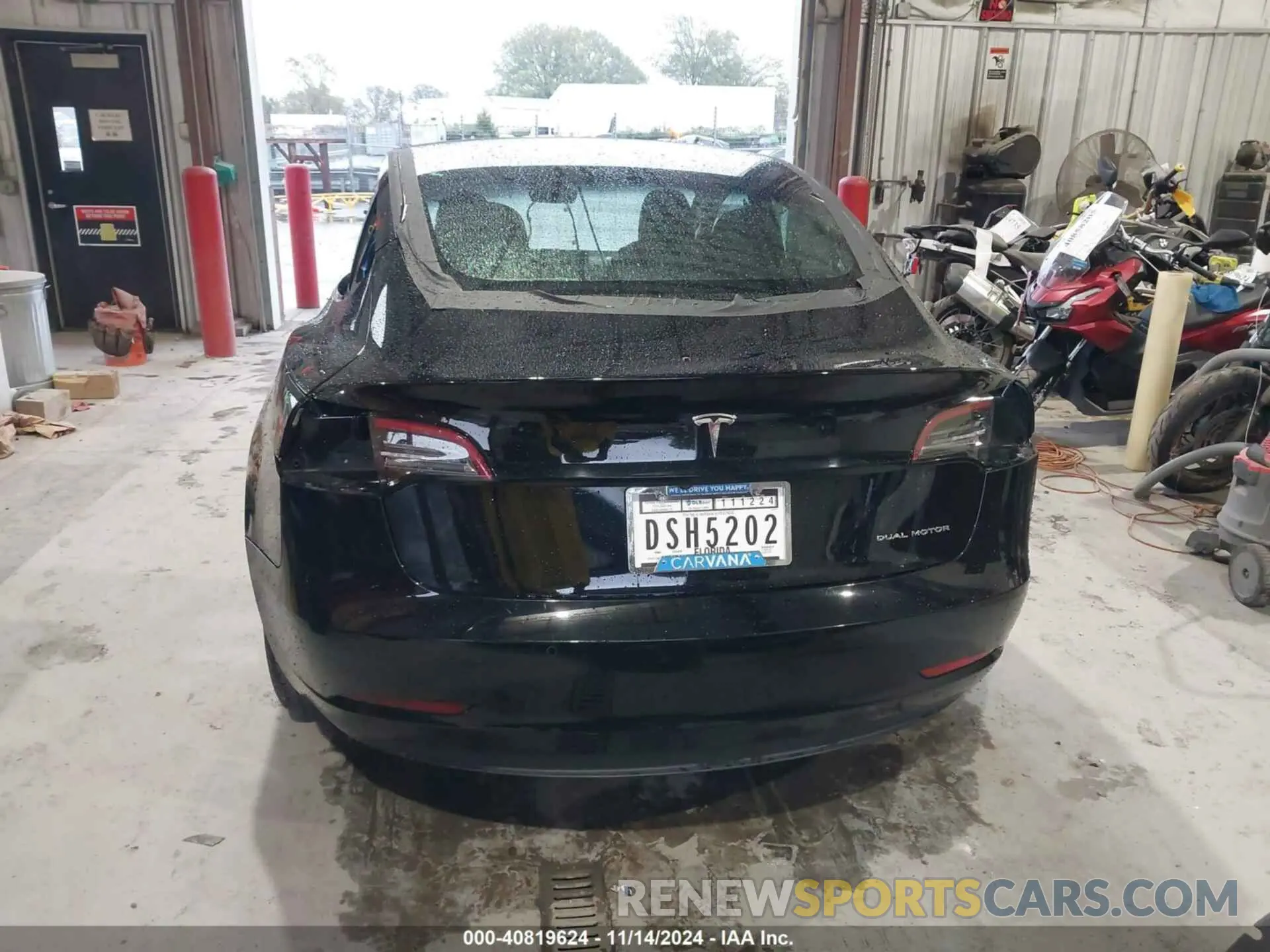 17 fotografías del automóvil dañado 5YJ3E1EB0NF270692 TESLA MODEL 3 2022