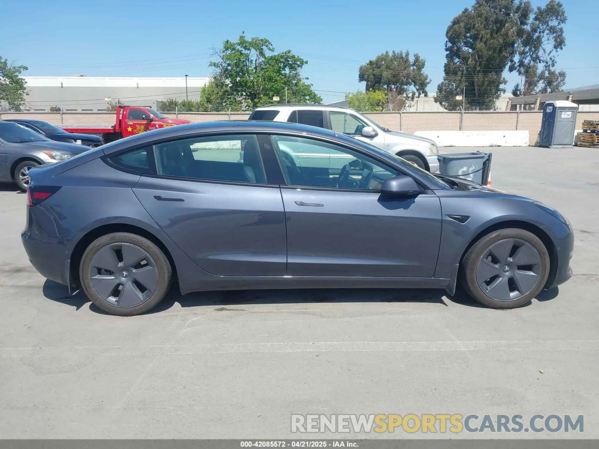 13 fotografías del automóvil dañado 5YJ3E1EB0NF364989 TESLA MODEL 3 2022