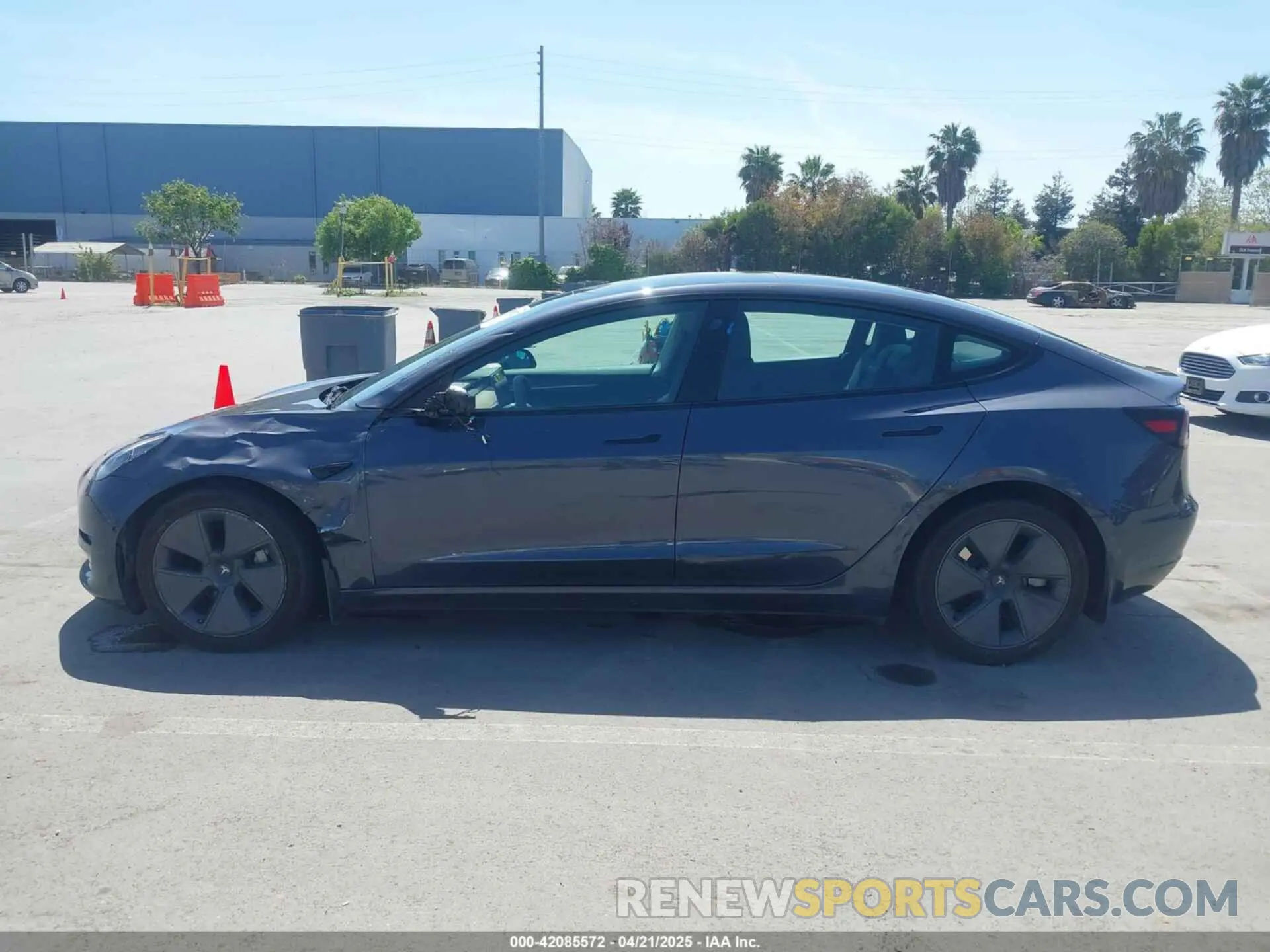 14 fotografías del automóvil dañado 5YJ3E1EB0NF364989 TESLA MODEL 3 2022