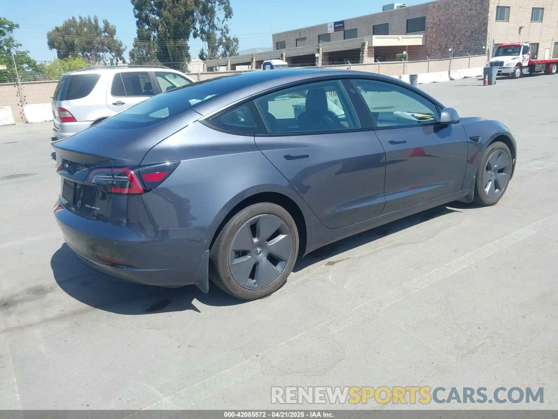 4 fotografías del automóvil dañado 5YJ3E1EB0NF364989 TESLA MODEL 3 2022