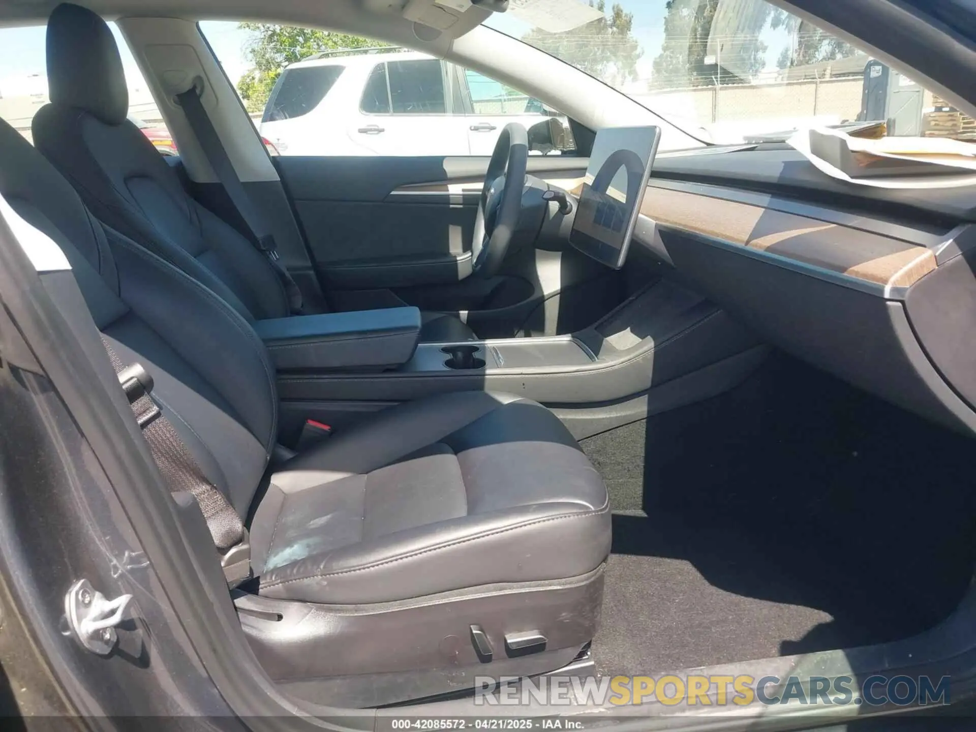 5 fotografías del automóvil dañado 5YJ3E1EB0NF364989 TESLA MODEL 3 2022