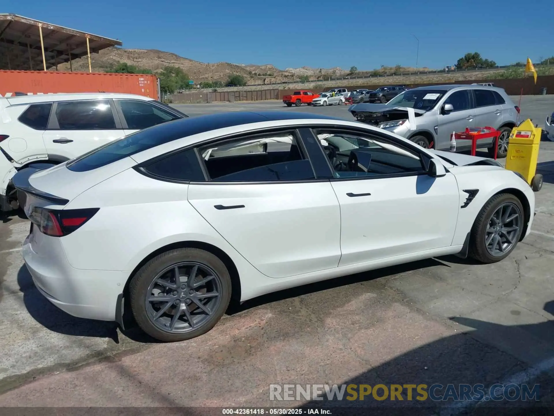 12 fotografías del automóvil dañado 5YJ3E1EB1NF106433 TESLA MODEL 3 2022