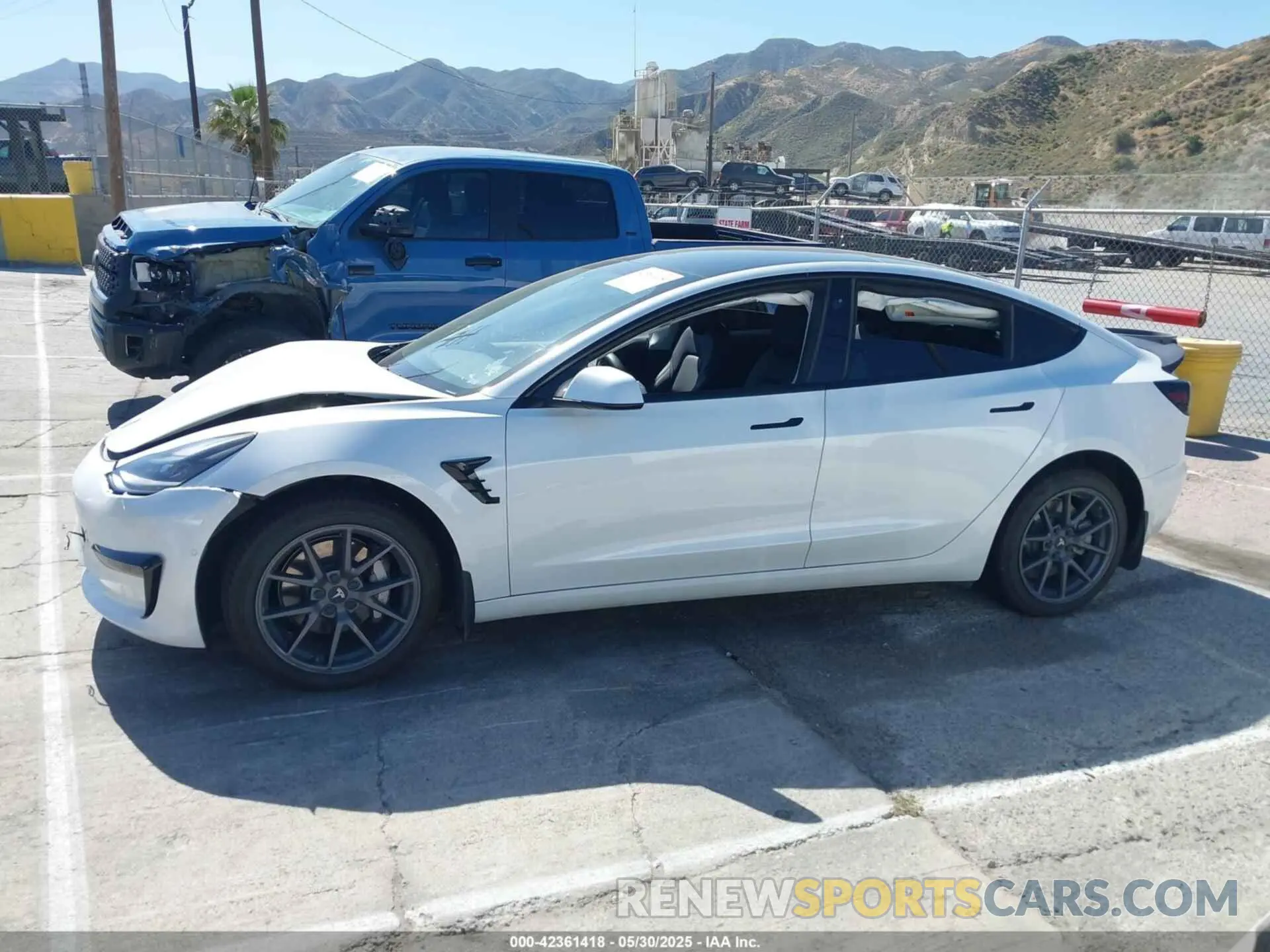 13 fotografías del automóvil dañado 5YJ3E1EB1NF106433 TESLA MODEL 3 2022