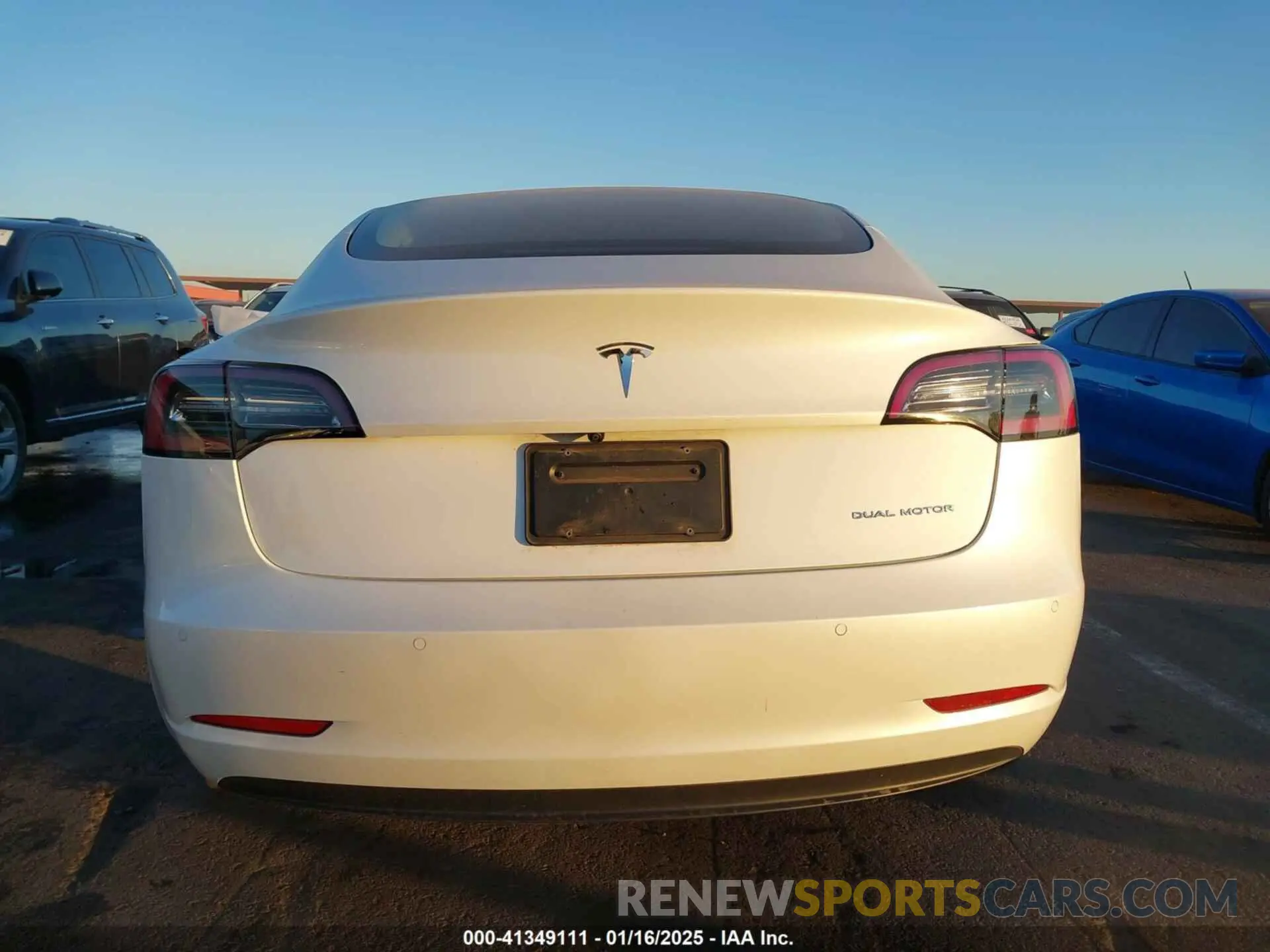 16 fotografías del automóvil dañado 5YJ3E1EB1NF129310 TESLA MODEL 3 2022