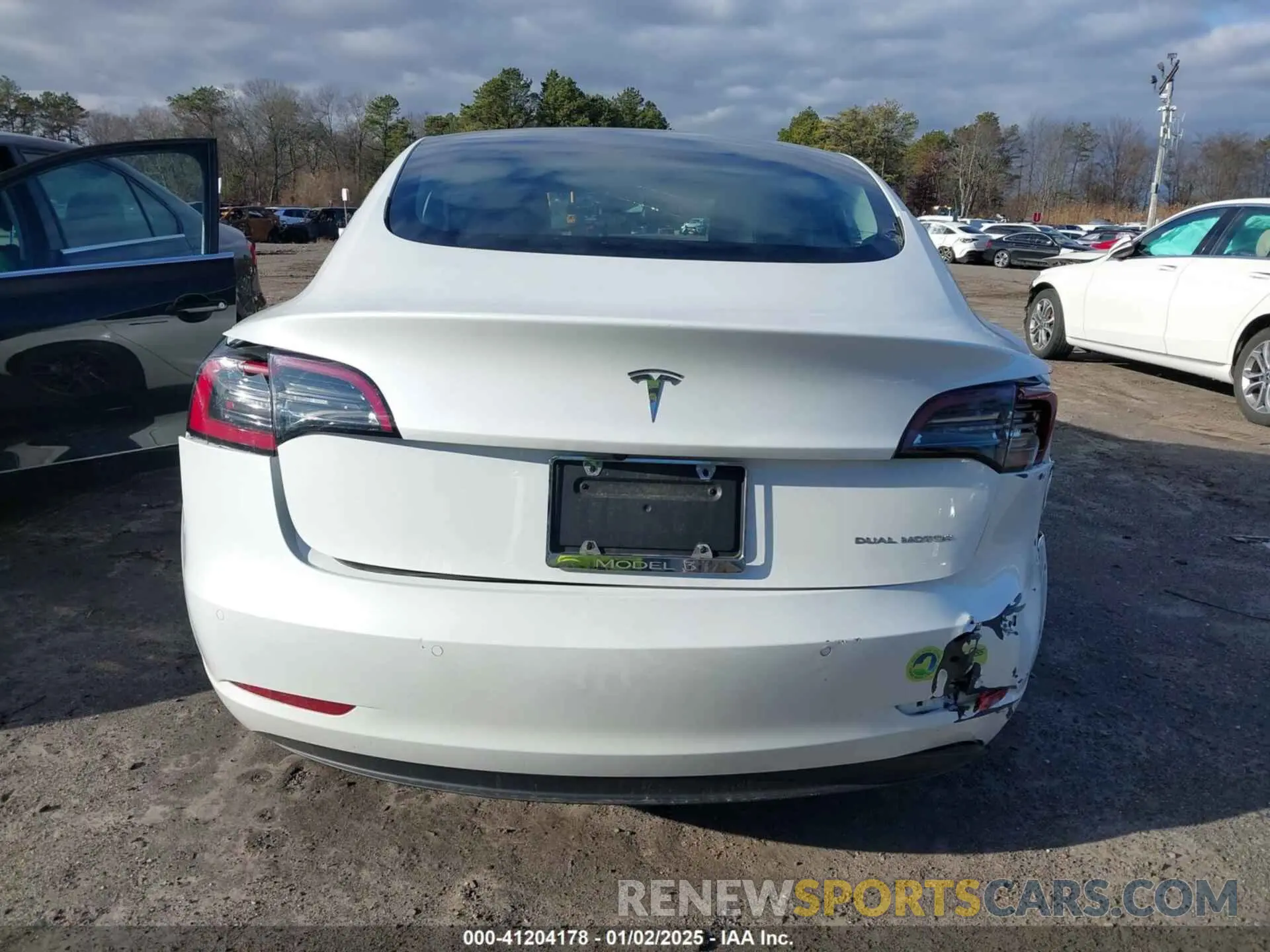 16 fotografías del automóvil dañado 5YJ3E1EB1NF237510 TESLA MODEL 3 2022