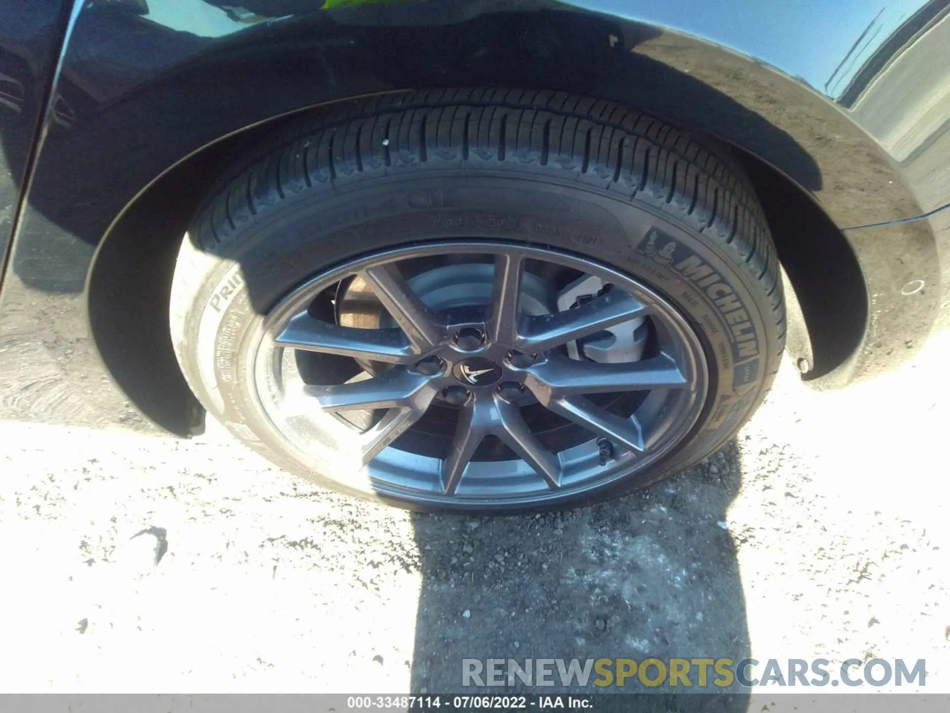 13 fotografías del automóvil dañado 5YJ3E1EB2NF137643 TESLA MODEL 3 2022