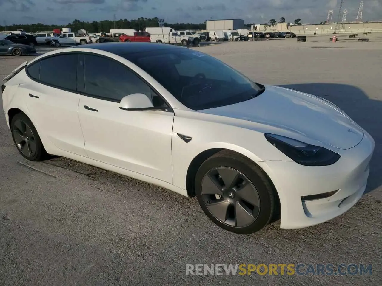 4 fotografías del automóvil dañado 5YJ3E1EB2NF201275 TESLA MODEL 3 2022