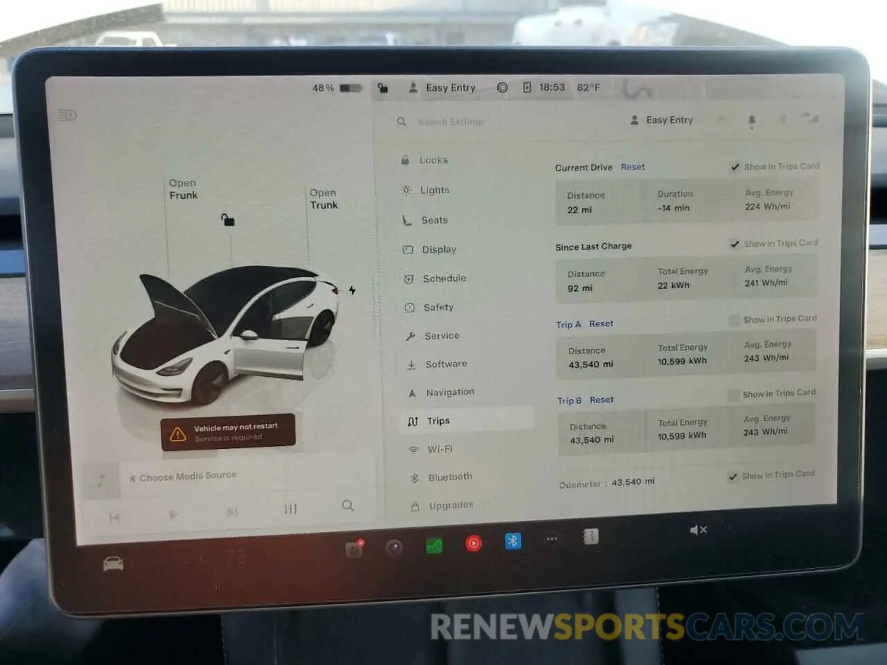9 fotografías del automóvil dañado 5YJ3E1EB2NF201275 TESLA MODEL 3 2022