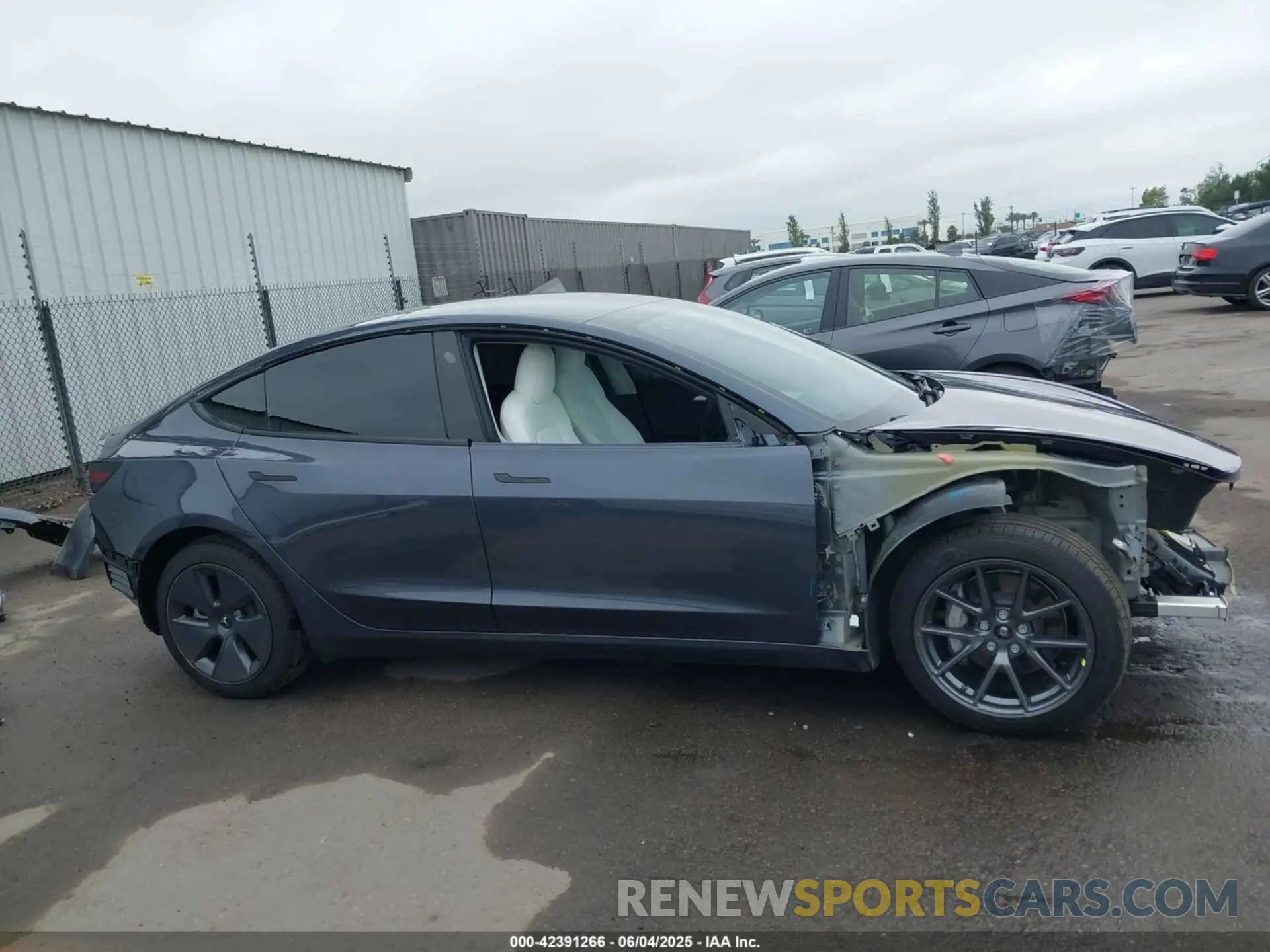 13 fotografías del automóvil dañado 5YJ3E1EB2NF259483 TESLA MODEL 3 2022