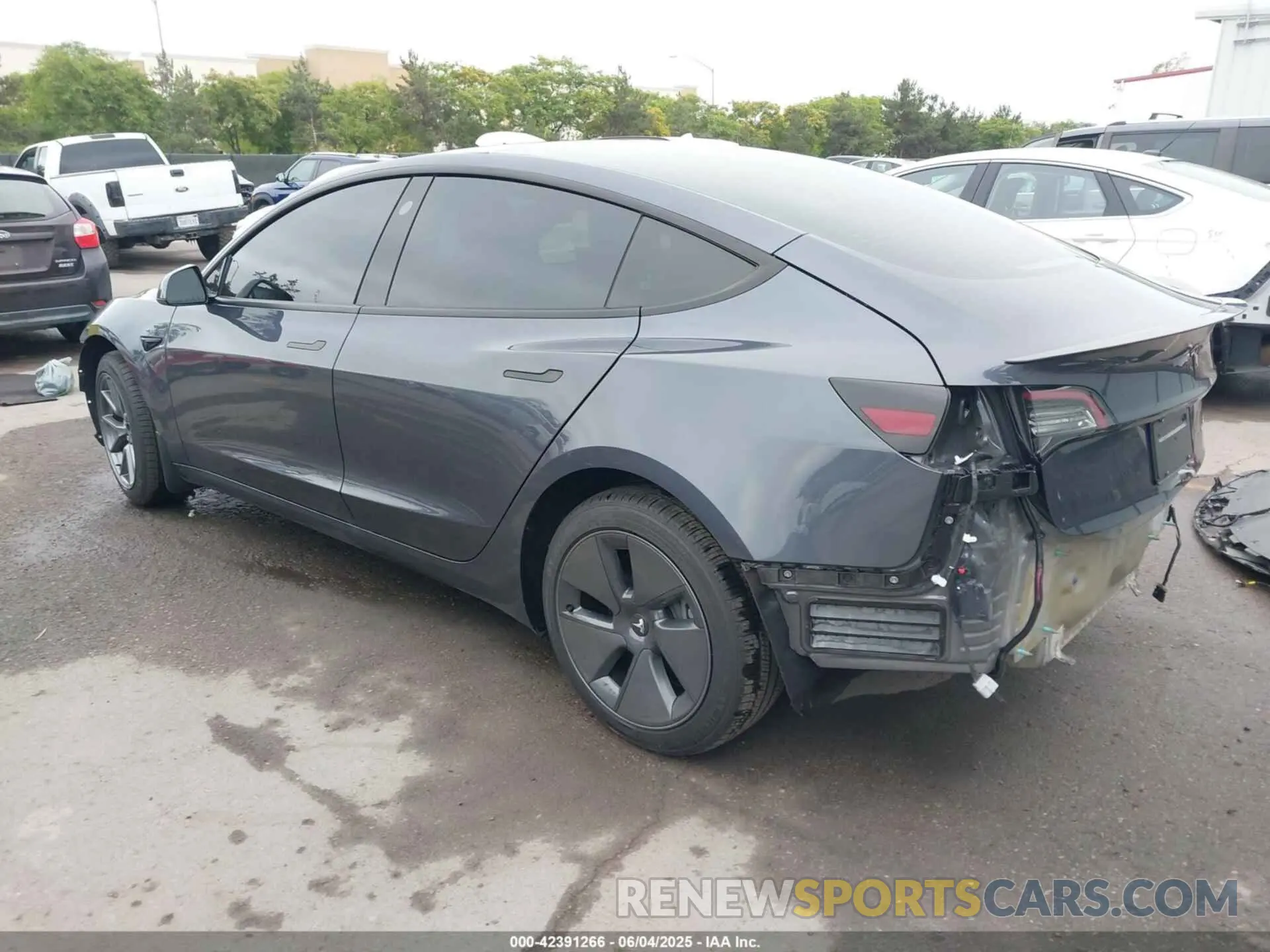 3 fotografías del automóvil dañado 5YJ3E1EB2NF259483 TESLA MODEL 3 2022