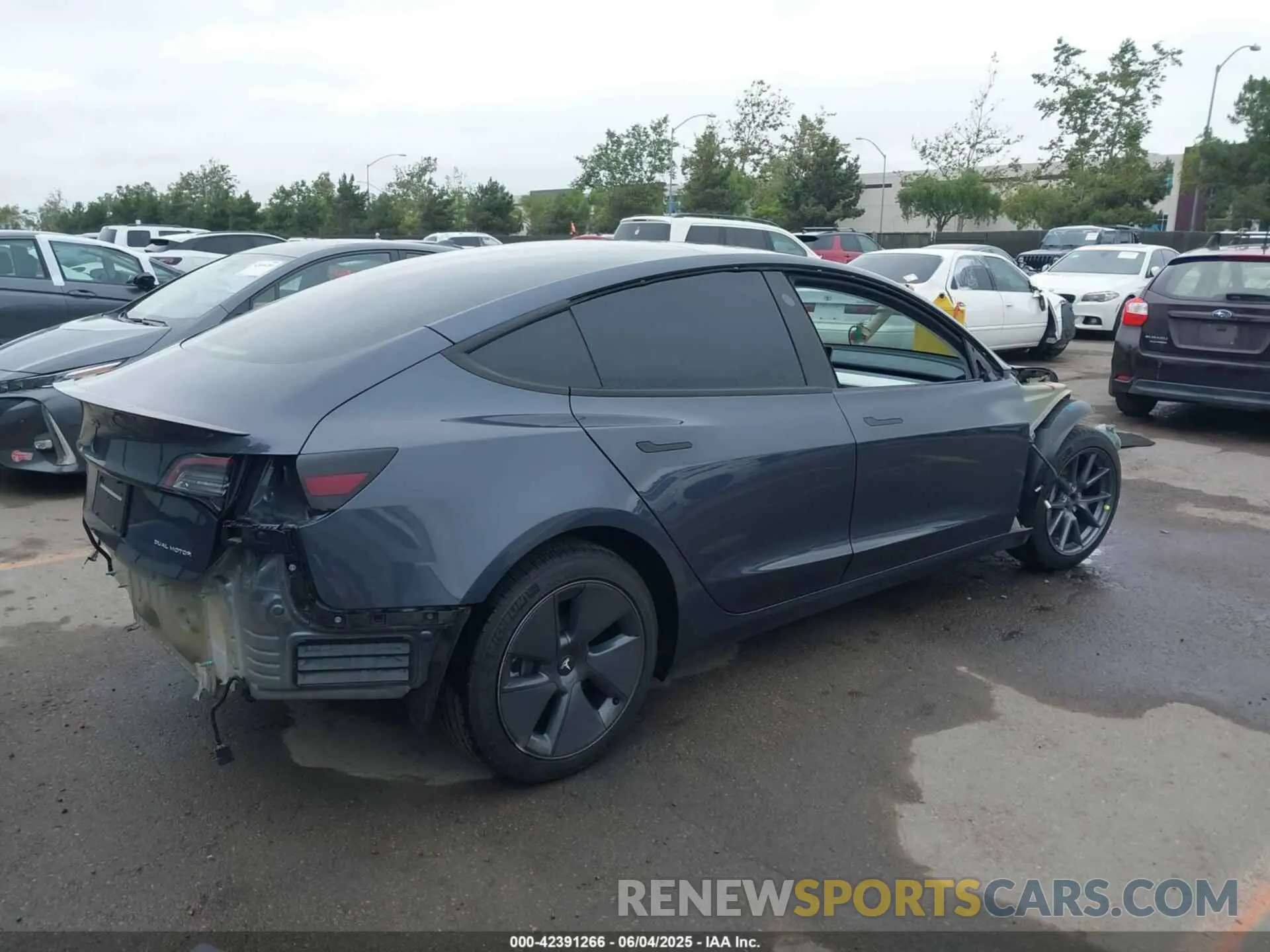 4 fotografías del automóvil dañado 5YJ3E1EB2NF259483 TESLA MODEL 3 2022