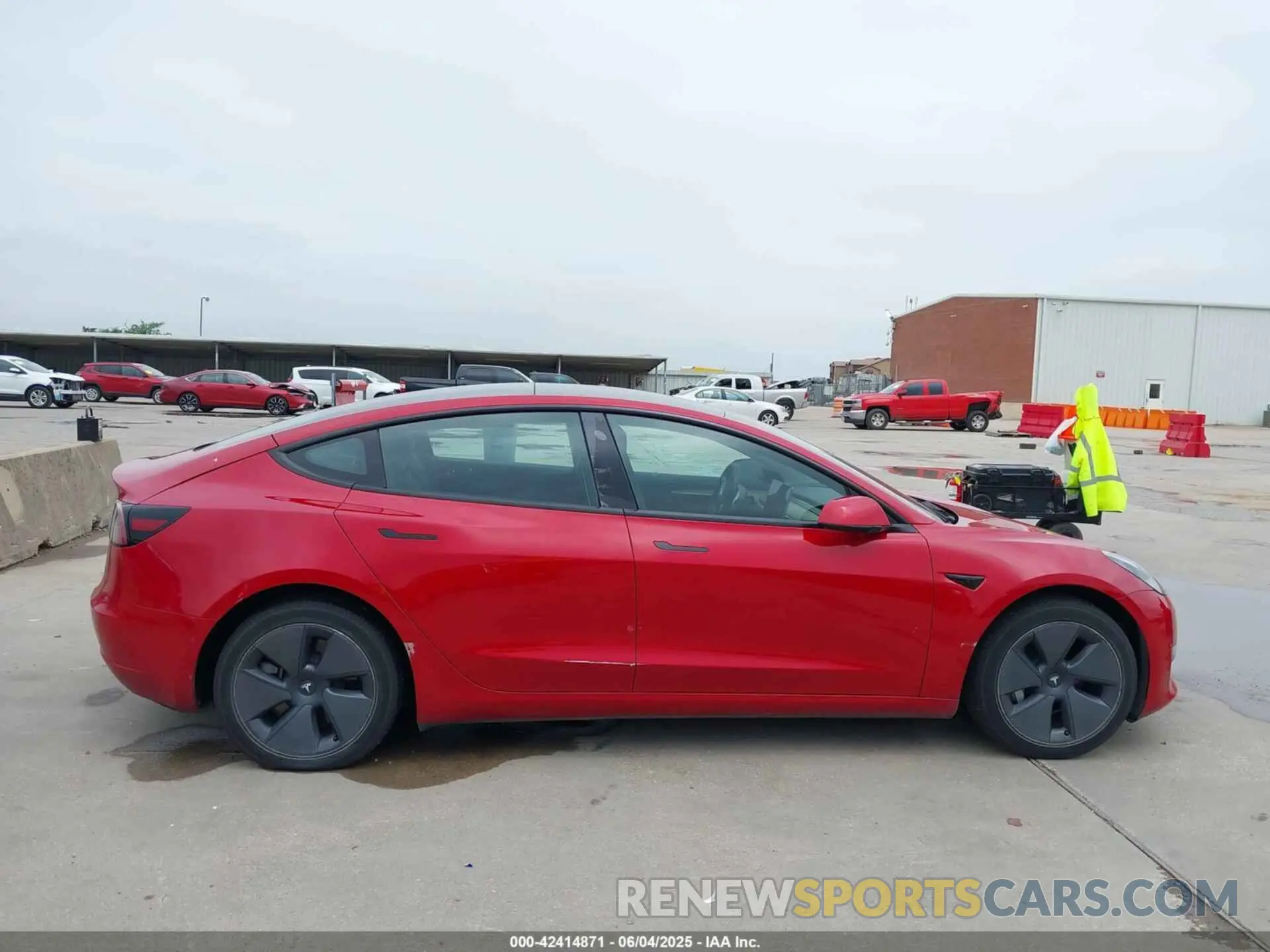 12 fotografías del automóvil dañado 5YJ3E1EB2NF267213 TESLA MODEL 3 2022