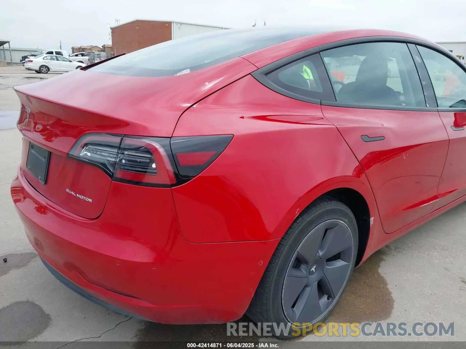 19 fotografías del automóvil dañado 5YJ3E1EB2NF267213 TESLA MODEL 3 2022
