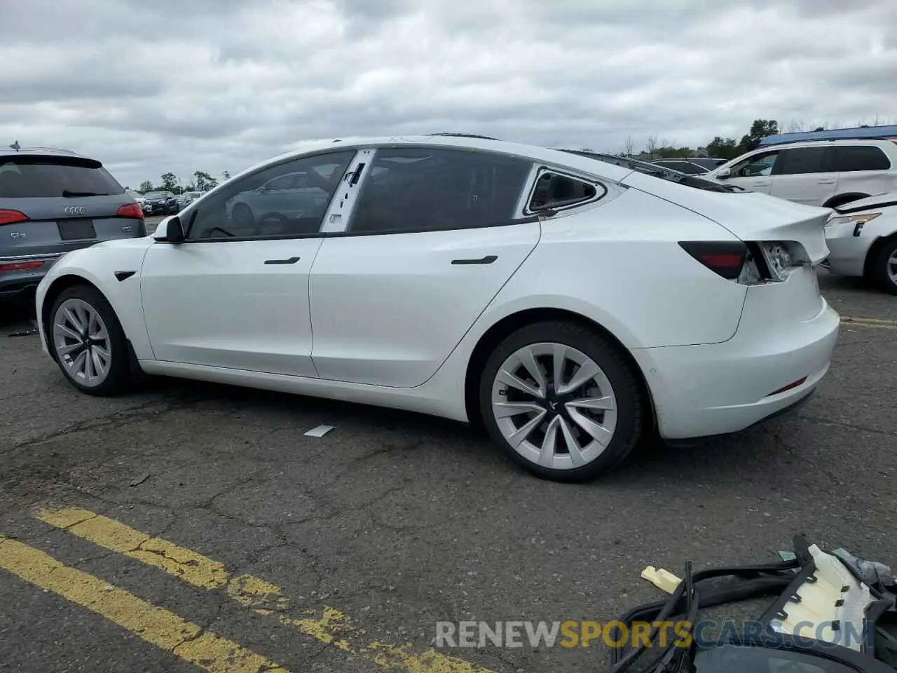 2 fotografías del automóvil dañado 5YJ3E1EB2NF272606 TESLA MODEL 3 2022
