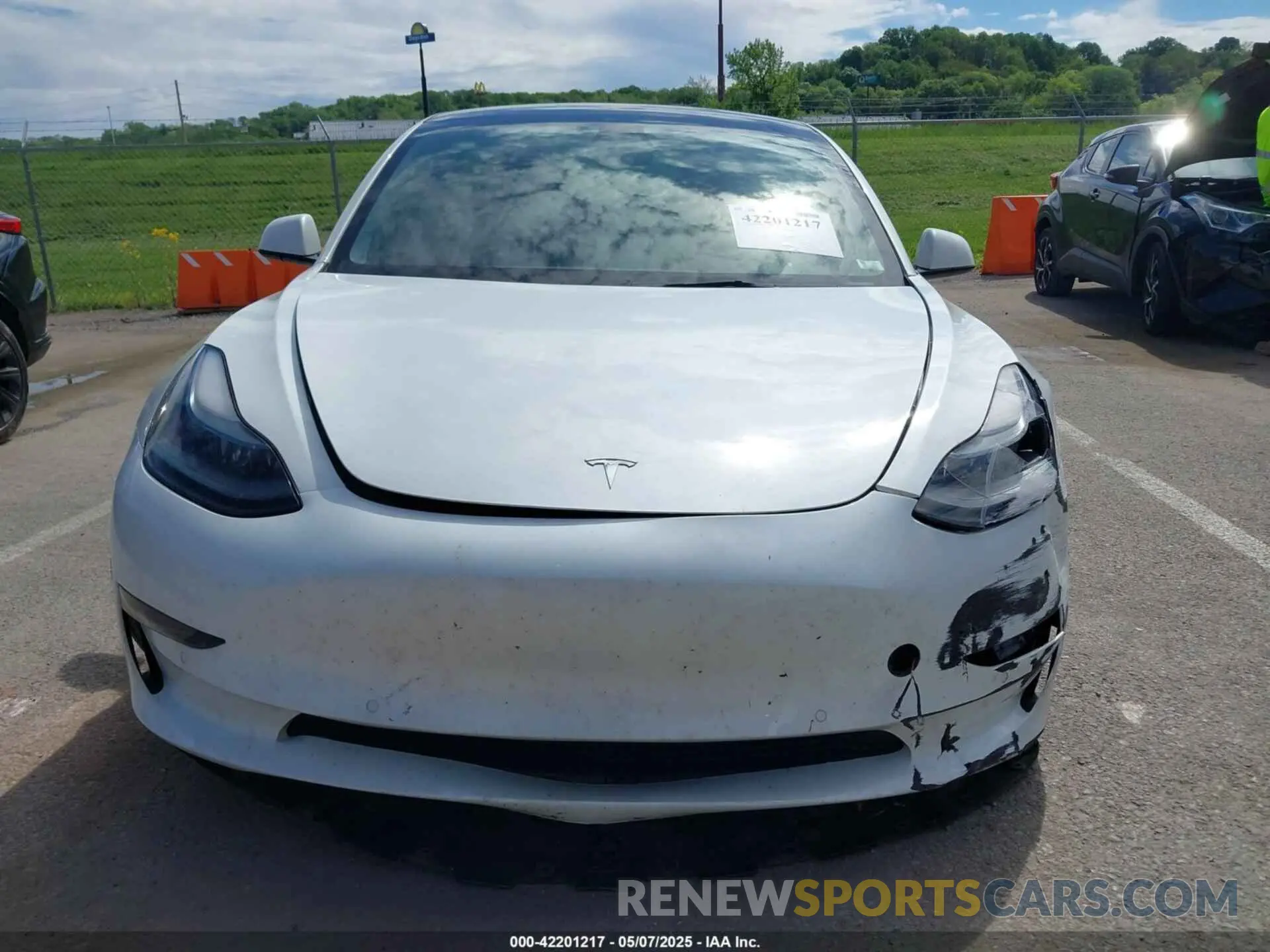 17 fotografías del automóvil dañado 5YJ3E1EB2NF313445 TESLA MODEL 3 2022