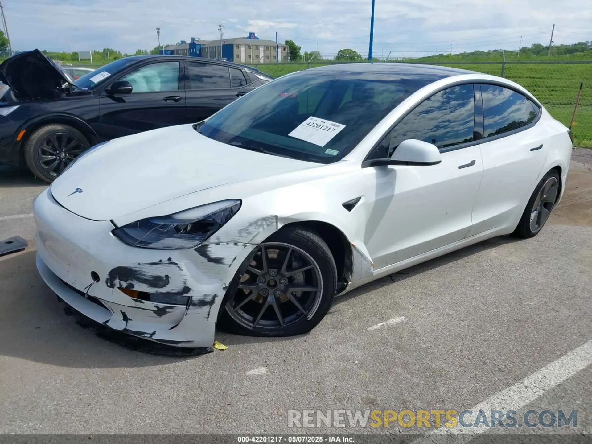 4 fotografías del automóvil dañado 5YJ3E1EB2NF313445 TESLA MODEL 3 2022