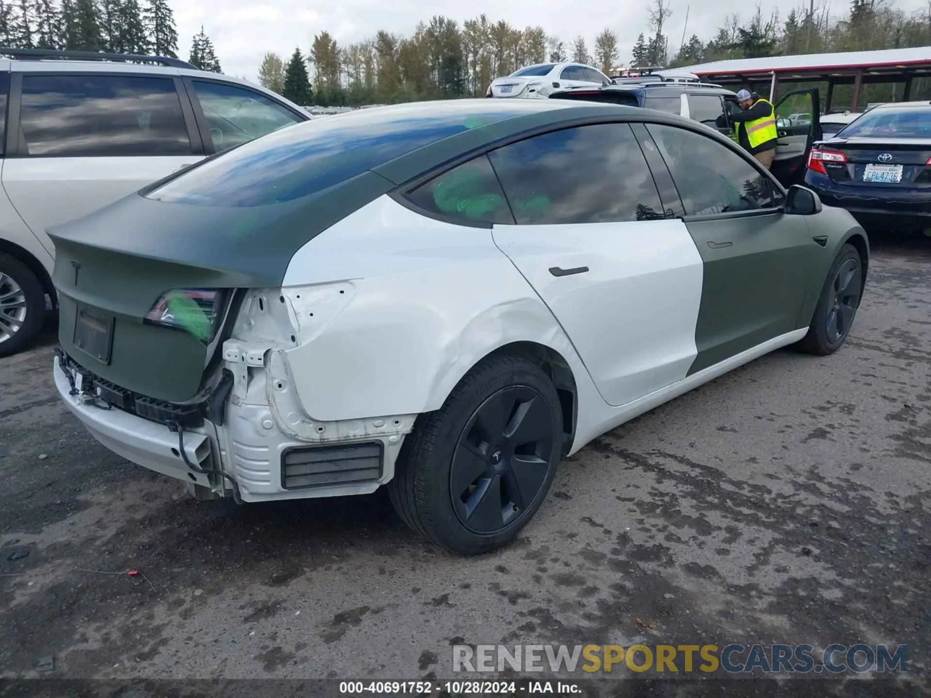 4 fotografías del automóvil dañado 5YJ3E1EB2NF326941 TESLA MODEL 3 2022