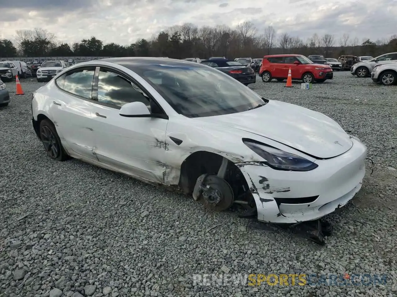 4 fotografías del automóvil dañado 5YJ3E1EB2NF361821 TESLA MODEL 3 2022