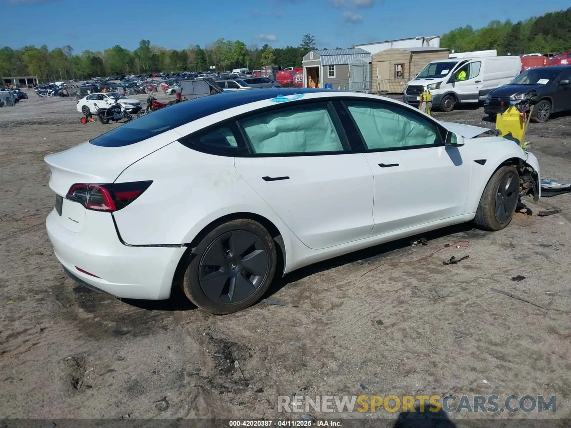 4 fotografías del automóvil dañado 5YJ3E1EB3NF105770 TESLA MODEL 3 2022