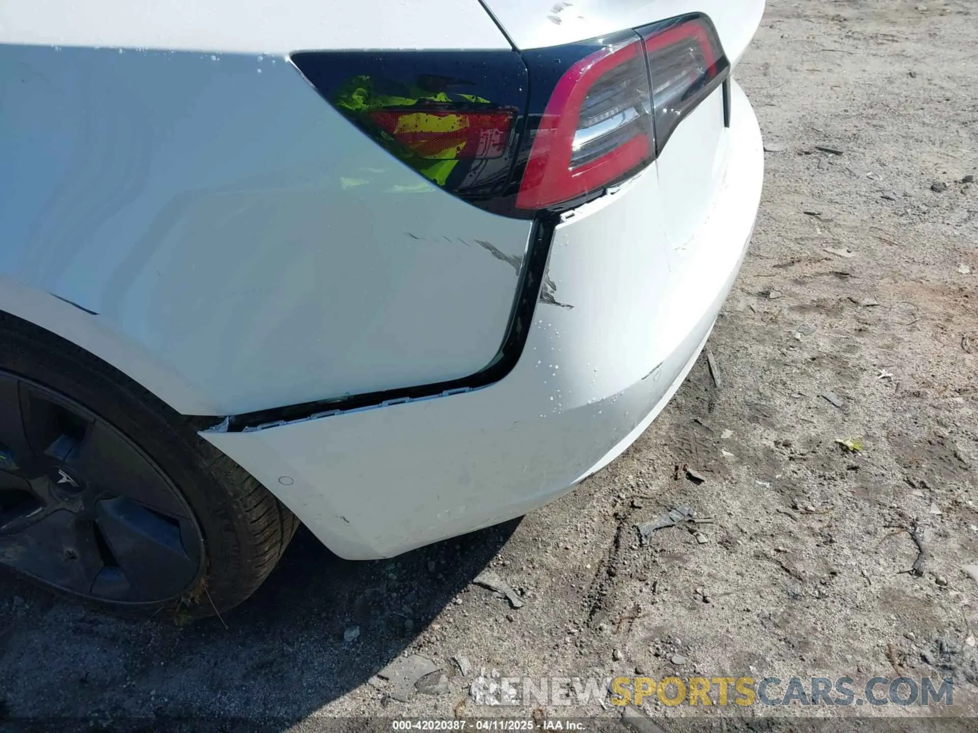 6 fotografías del automóvil dañado 5YJ3E1EB3NF105770 TESLA MODEL 3 2022