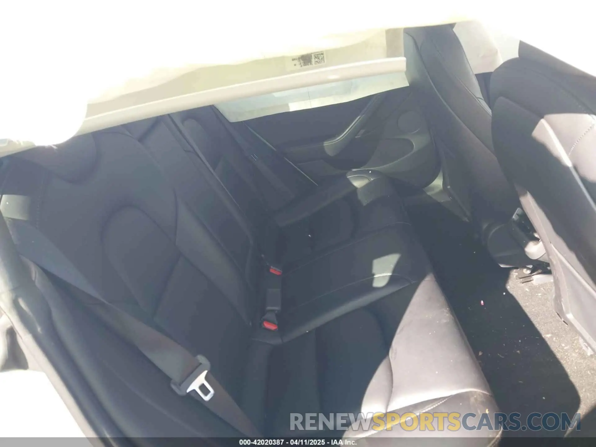 8 fotografías del automóvil dañado 5YJ3E1EB3NF105770 TESLA MODEL 3 2022
