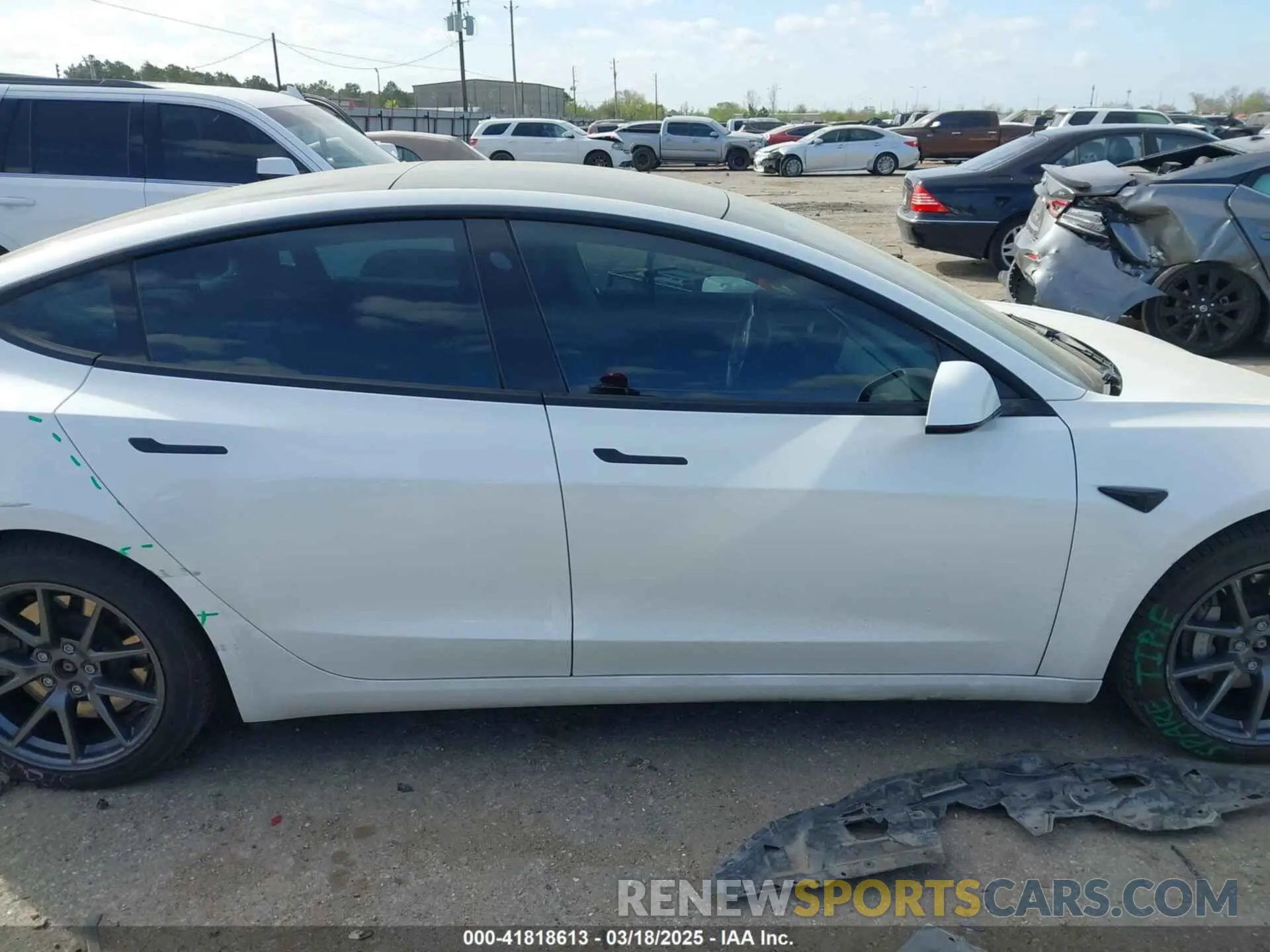 14 fotografías del automóvil dañado 5YJ3E1EB3NF106448 TESLA MODEL 3 2022